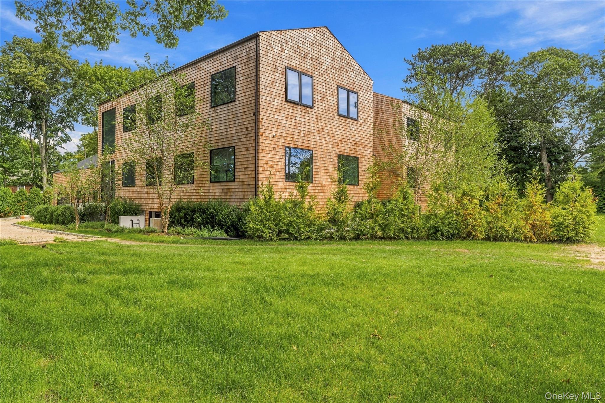 Single Family Linden Lane Suffolk County, NY 11978, MLS-1052175-4