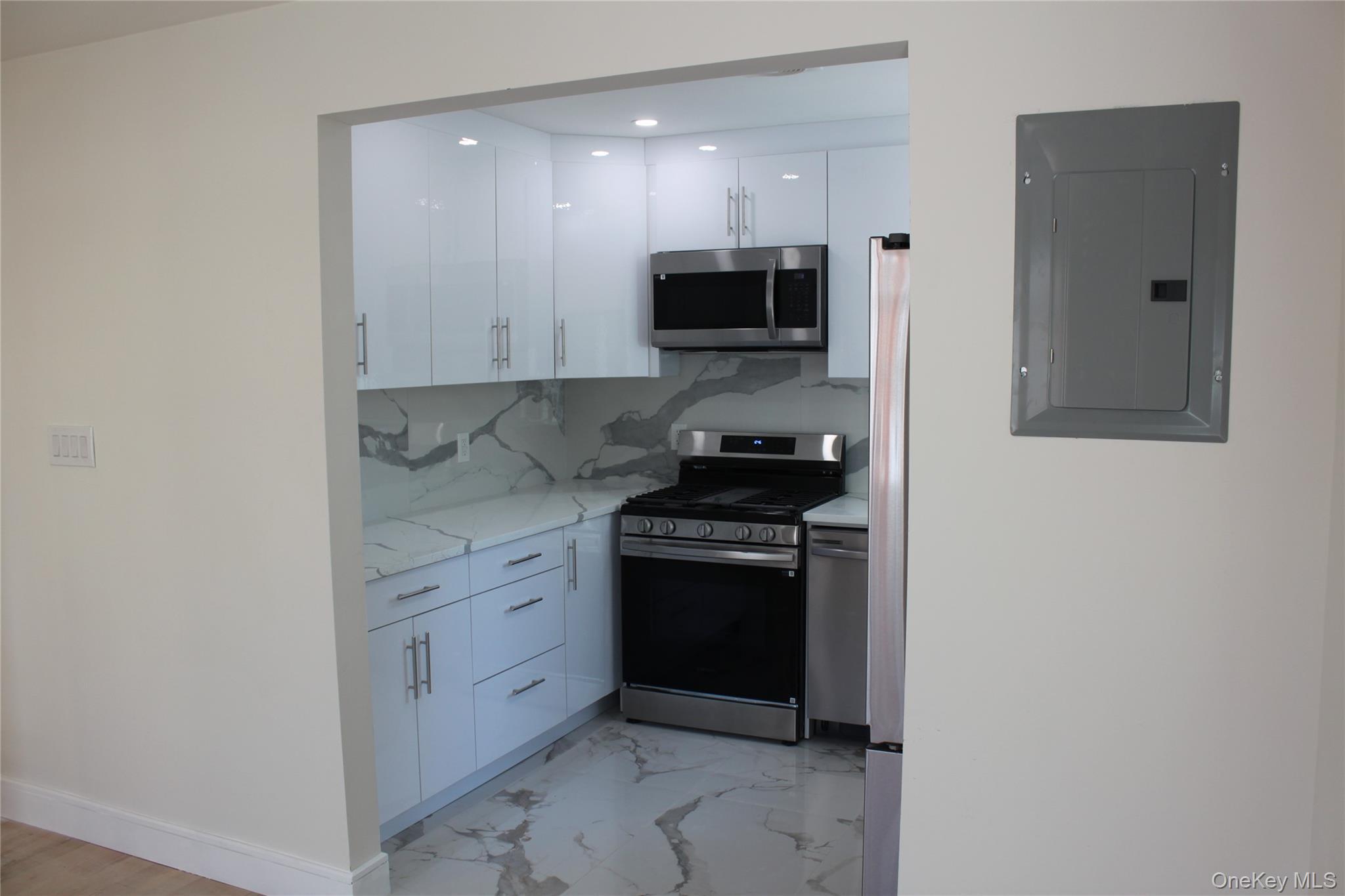 Single Family 106th Avenue Queens, NY 11435, MLS-1052191-34