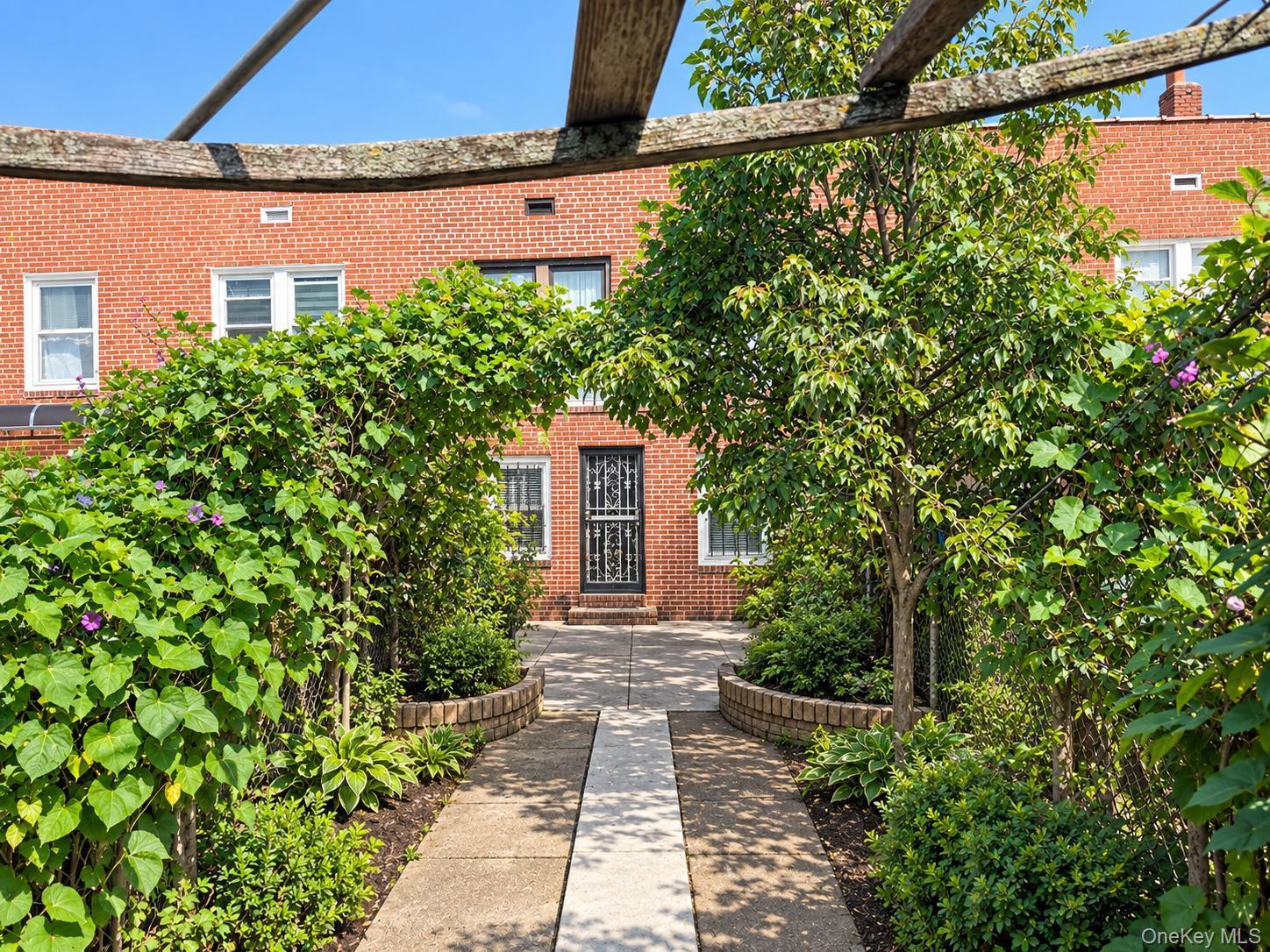 Single Family Sutter Avenue Queens, NY 11417, MLS-1052211-11
