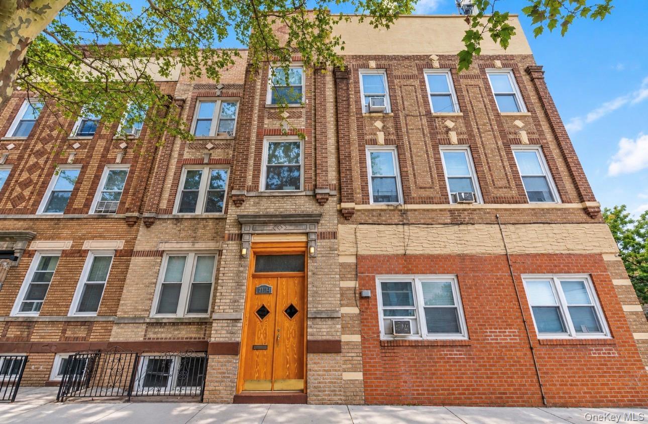 Single Family 67th Place  Queens, NY 11385, MLS-1052214-3