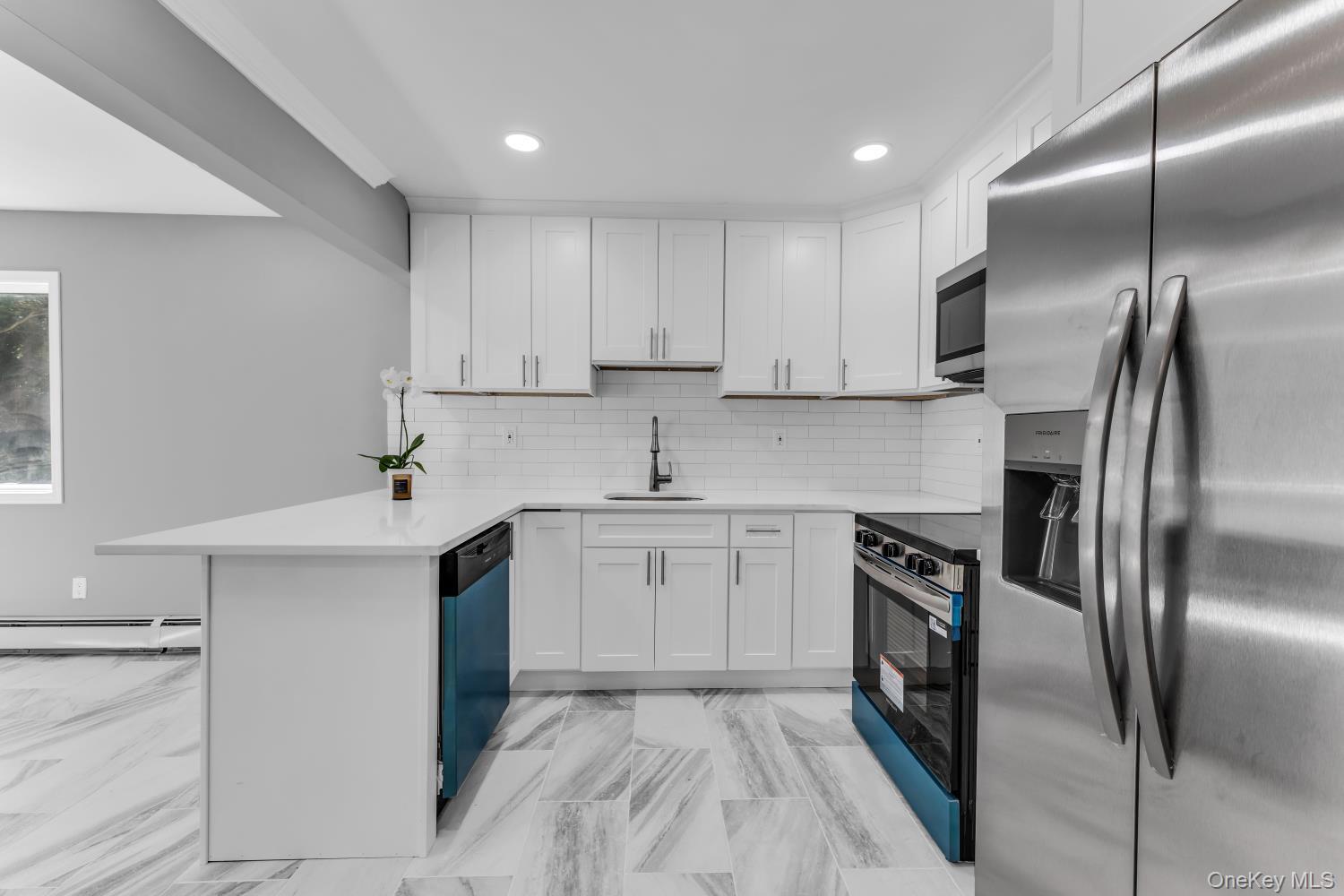 Single Family Shelley Place Suffolk County, NY 11746, MLS-1052216-13