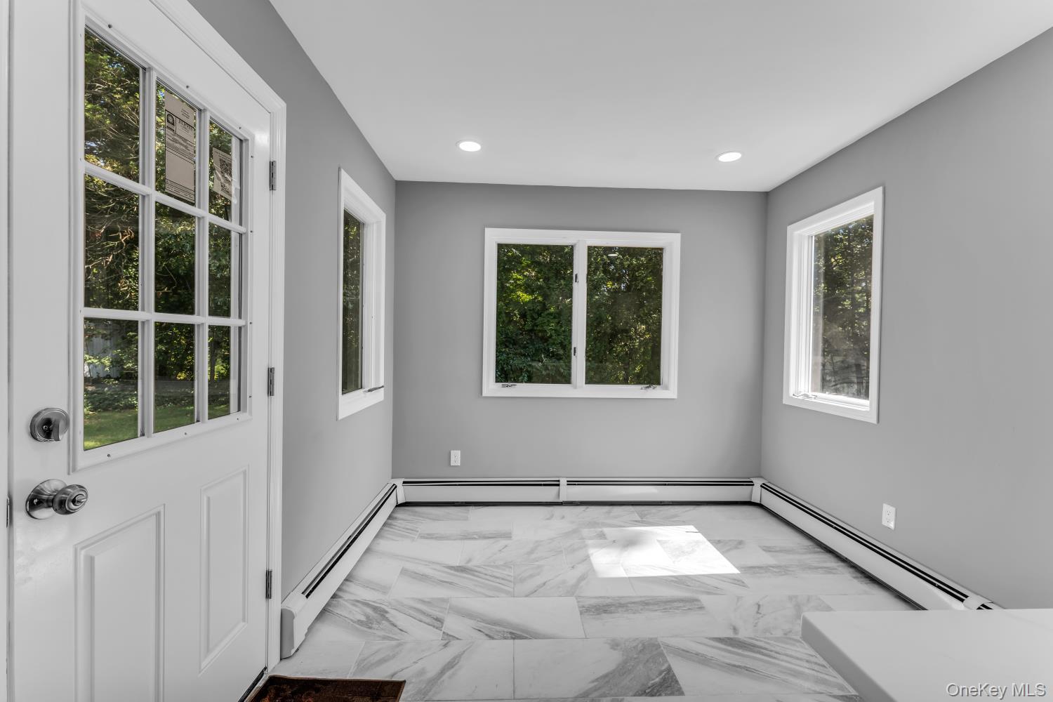 Single Family Shelley Place Suffolk County, NY 11746, MLS-1052216-15