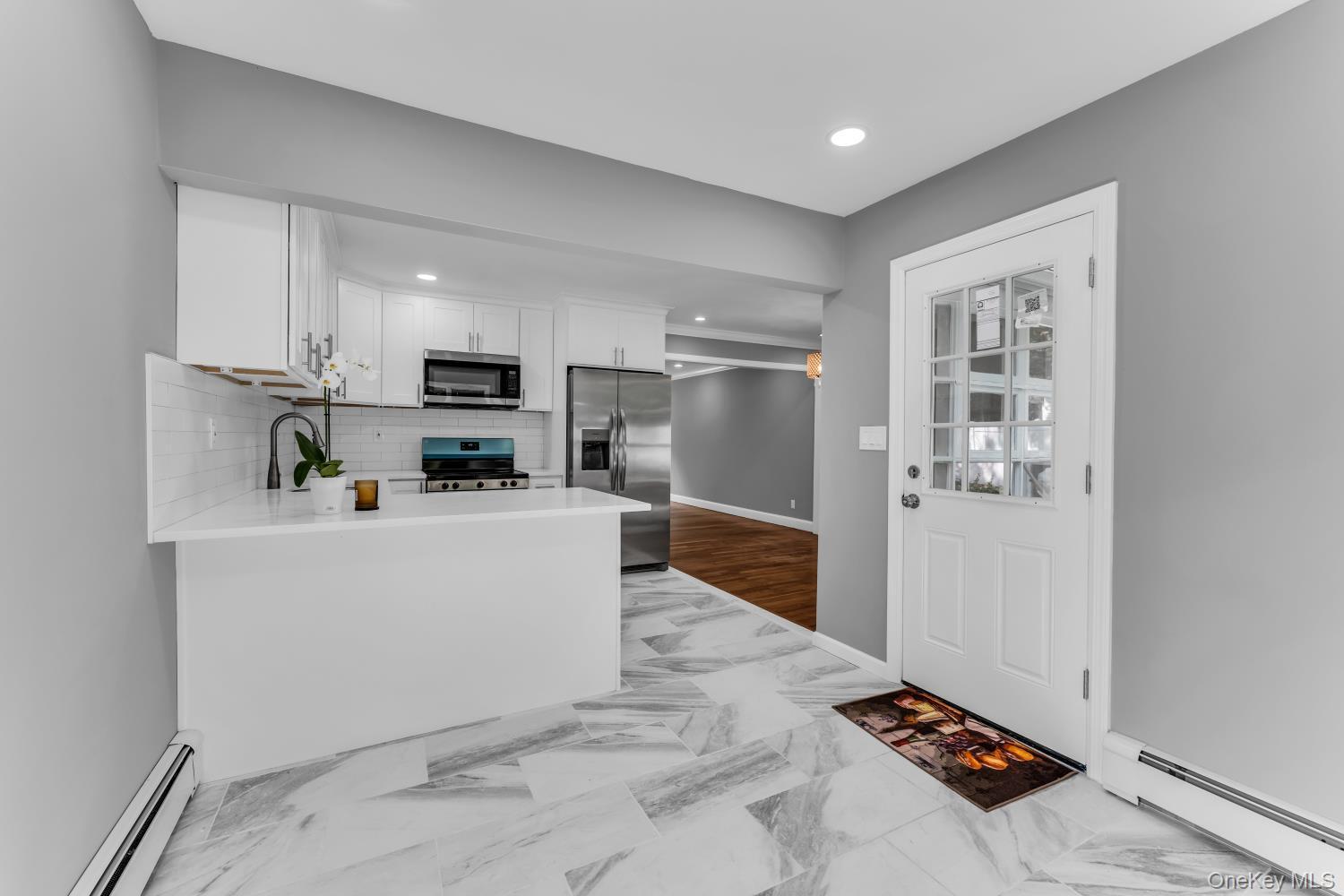 Single Family Shelley Place Suffolk County, NY 11746, MLS-1052216-17