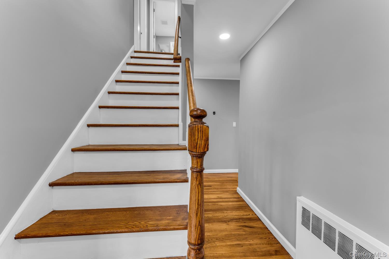 Single Family Shelley Place Suffolk County, NY 11746, MLS-1052216-19