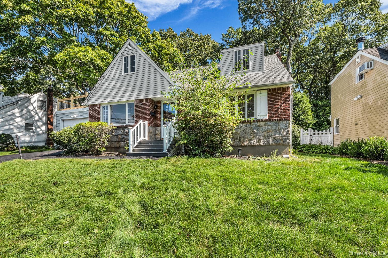 Single Family Shelley Place Suffolk County, NY 11746, MLS-1052216-2