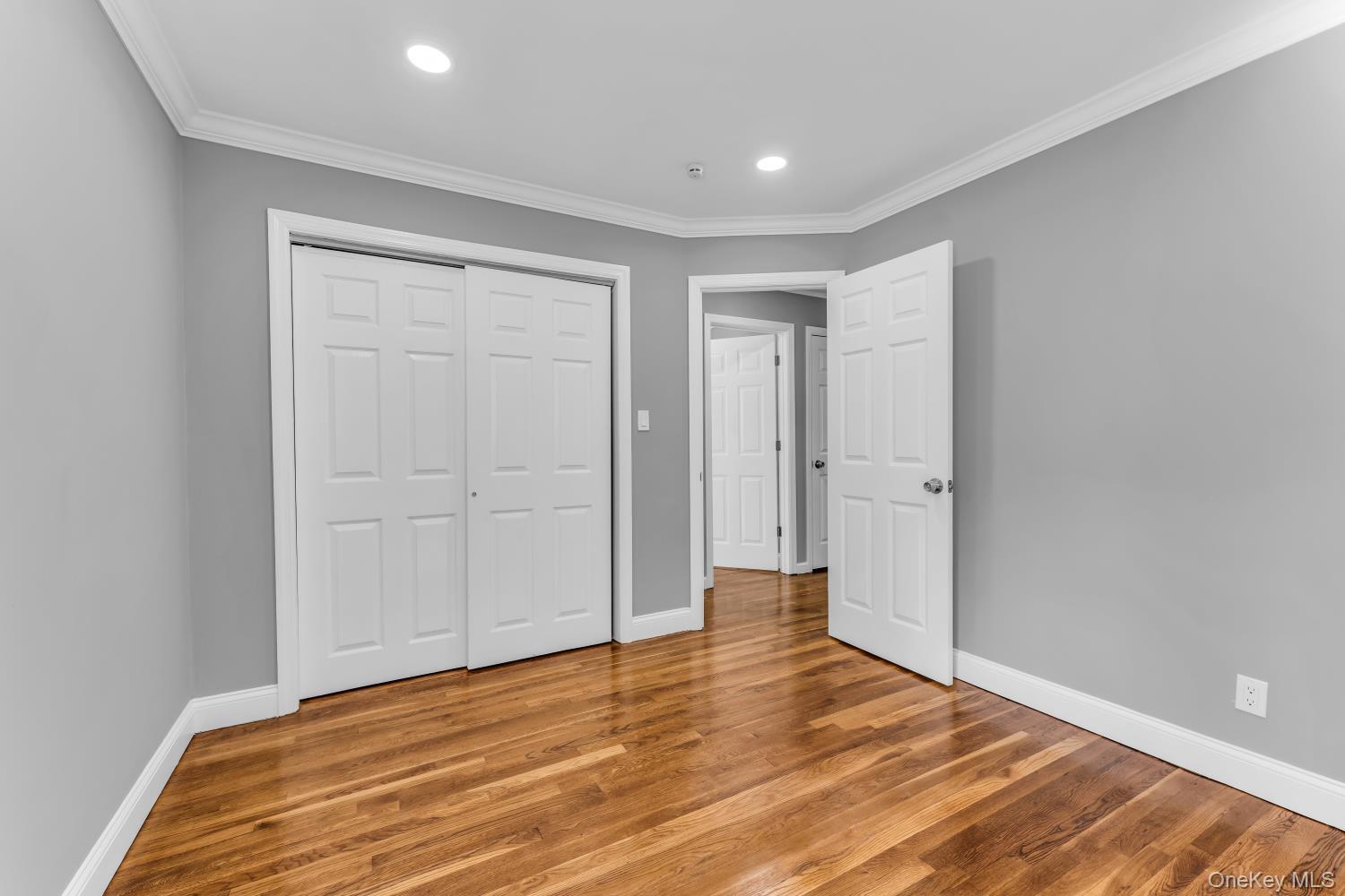 Single Family Shelley Place Suffolk County, NY 11746, MLS-1052216-26