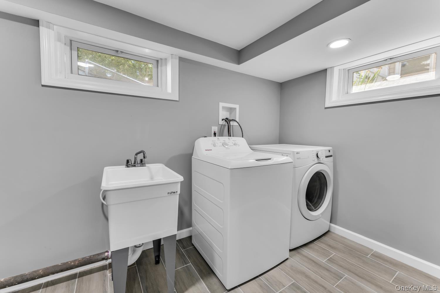 Single Family Shelley Place Suffolk County, NY 11746, MLS-1052216-29