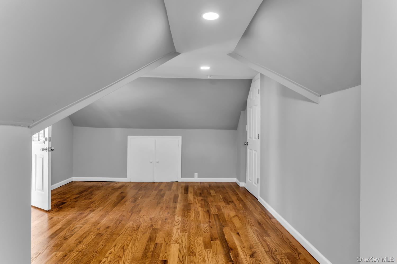 Single Family Shelley Place Suffolk County, NY 11746, MLS-1052216-35