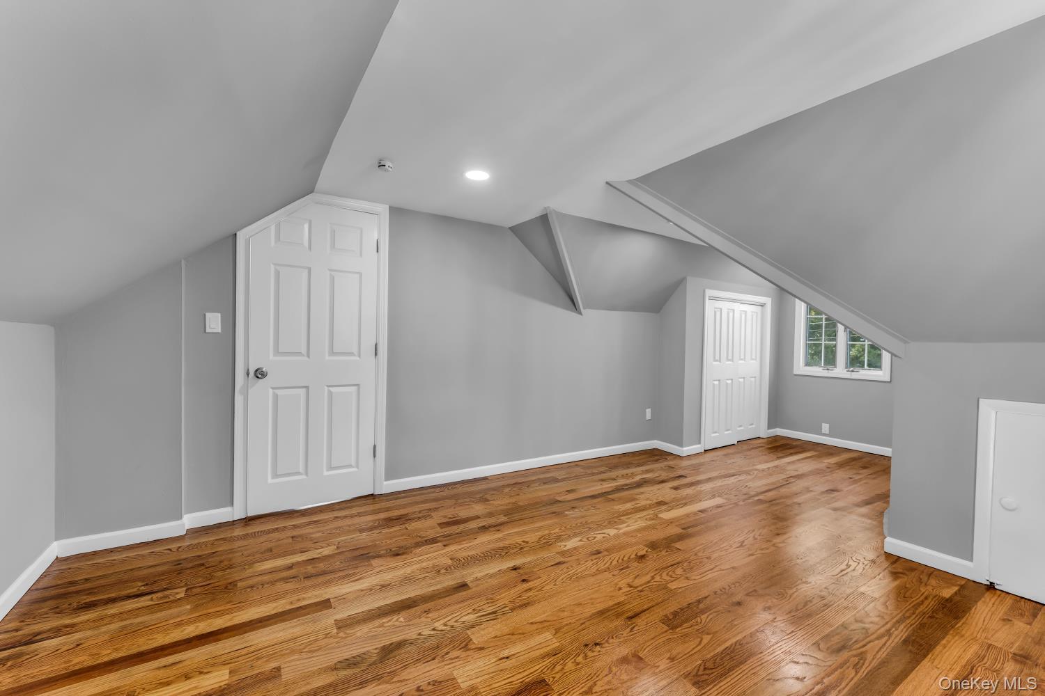 Single Family Shelley Place Suffolk County, NY 11746, MLS-1052216-36