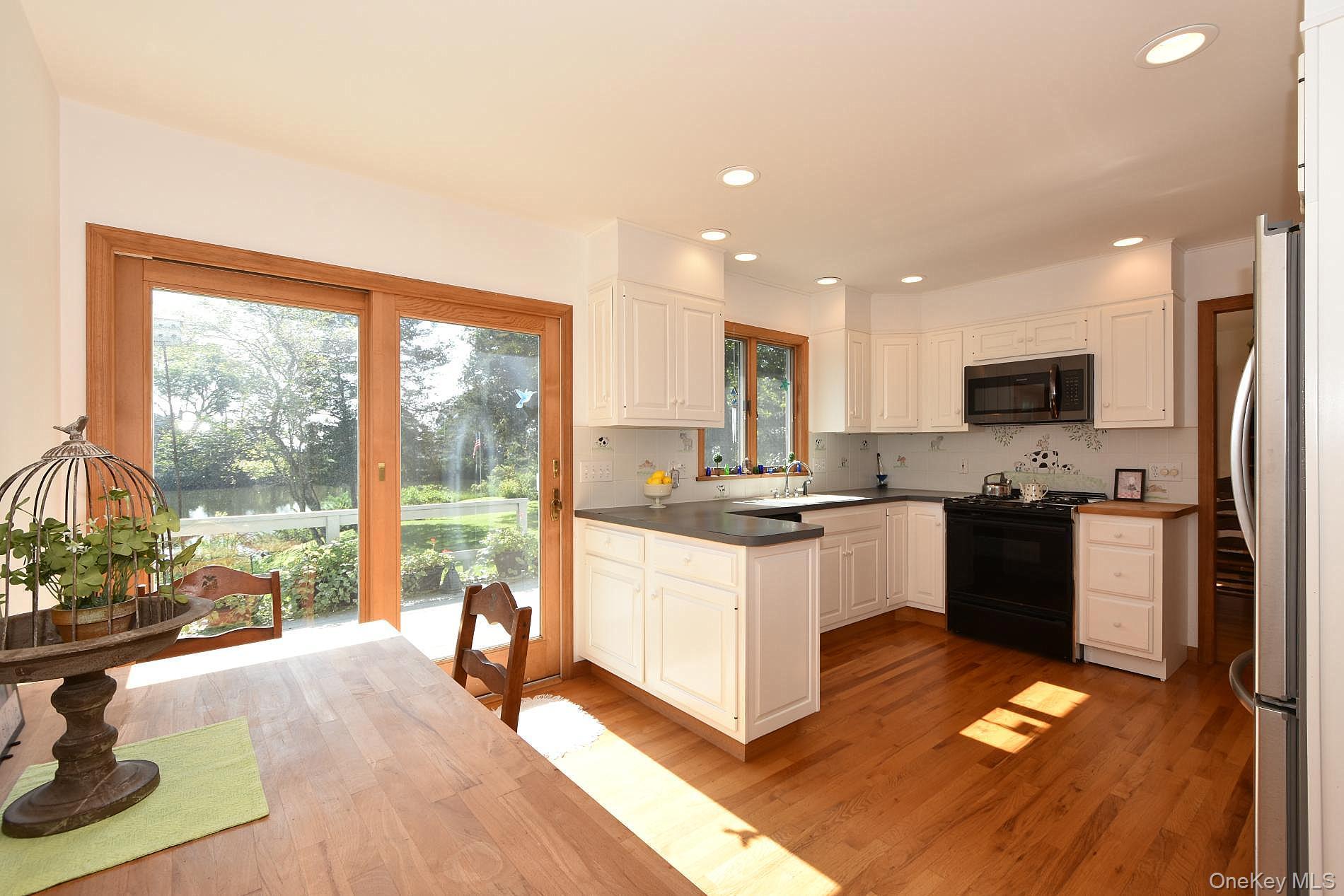 Single Family Leafy Way Suffolk County, NY 11931, MLS-1052245-11