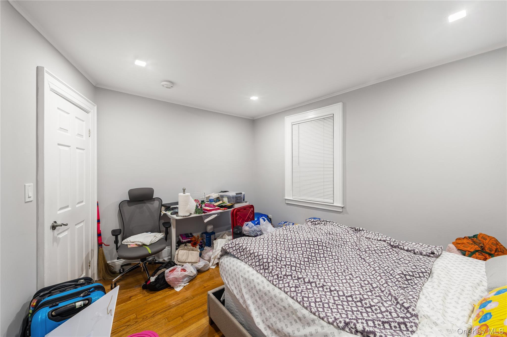 Single Family Rolling Street Nassau County, NY 11563, MLS-1052247-17