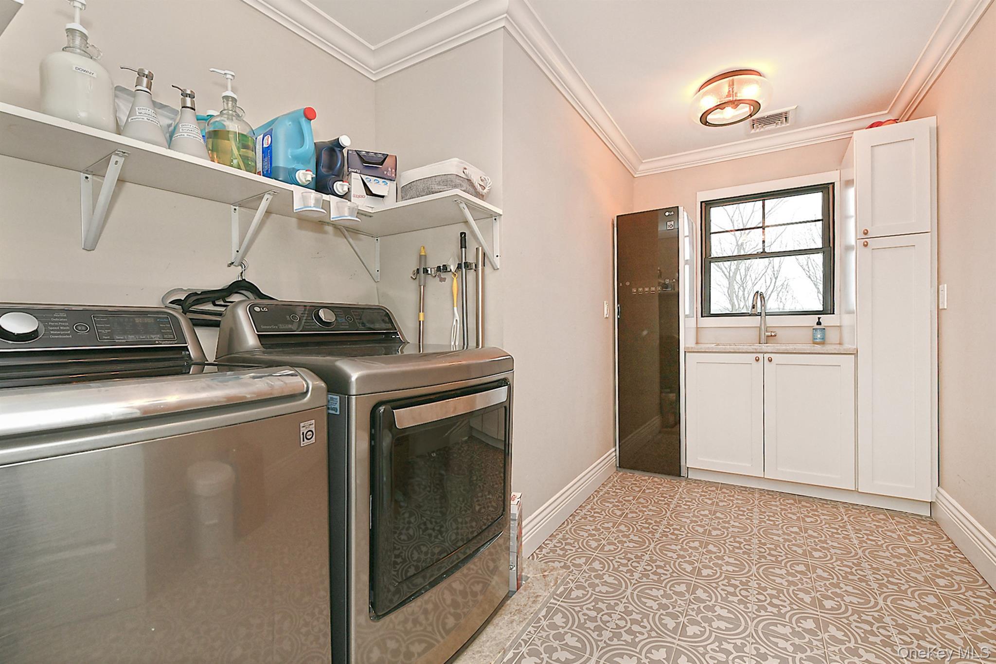 Single Family Yardley Drive  Suffolk County, NY 11746, MLS-1052249-32