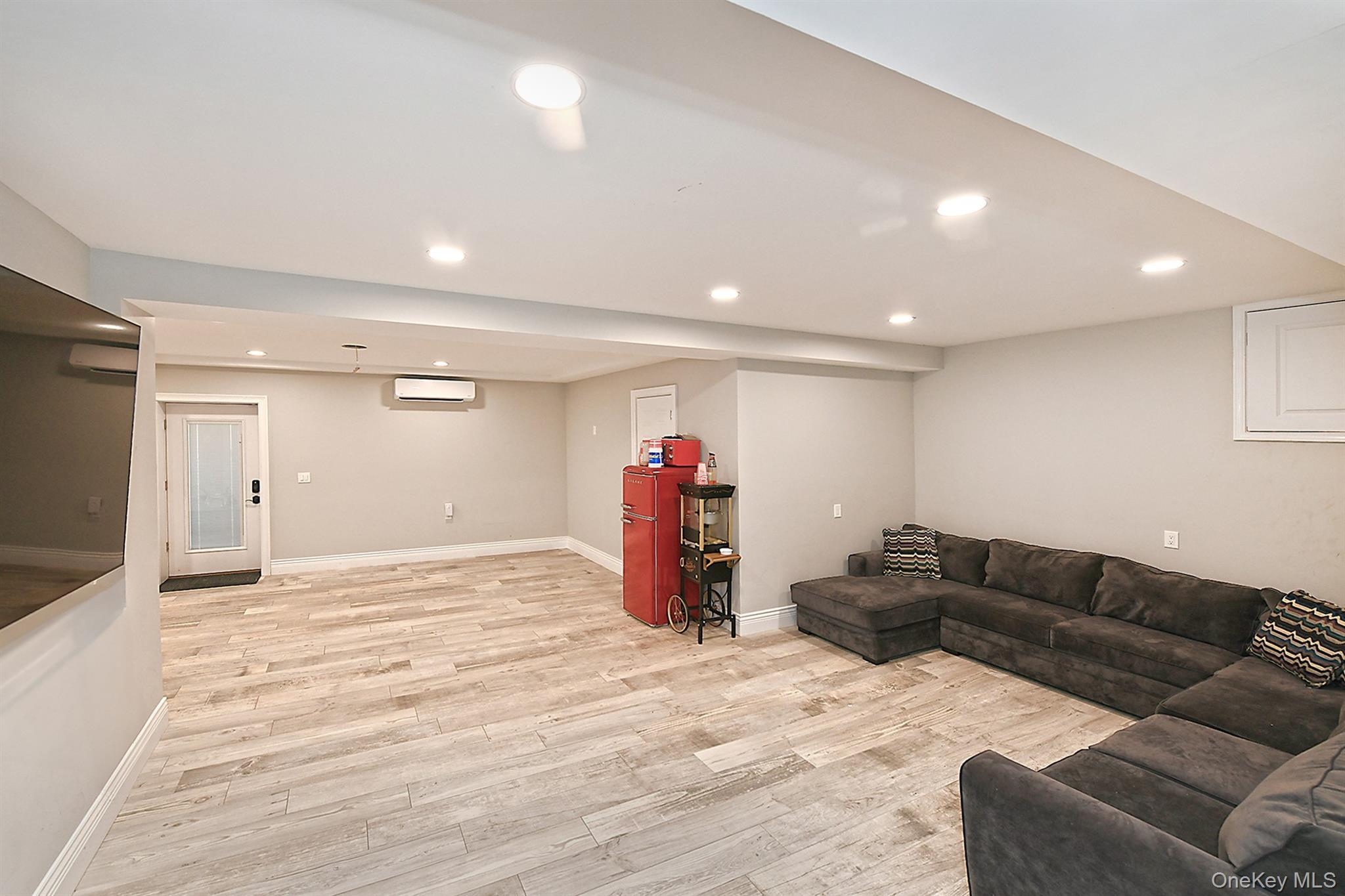 Single Family Yardley Drive  Suffolk County, NY 11746, MLS-1052249-36