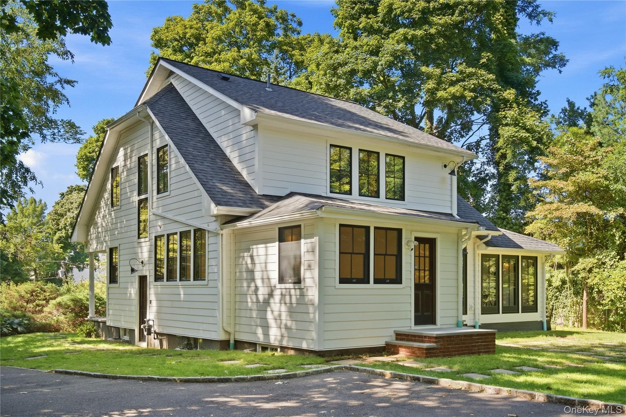 Single Family The Locusts Nassau County, NY 11576, MLS-1052257-28