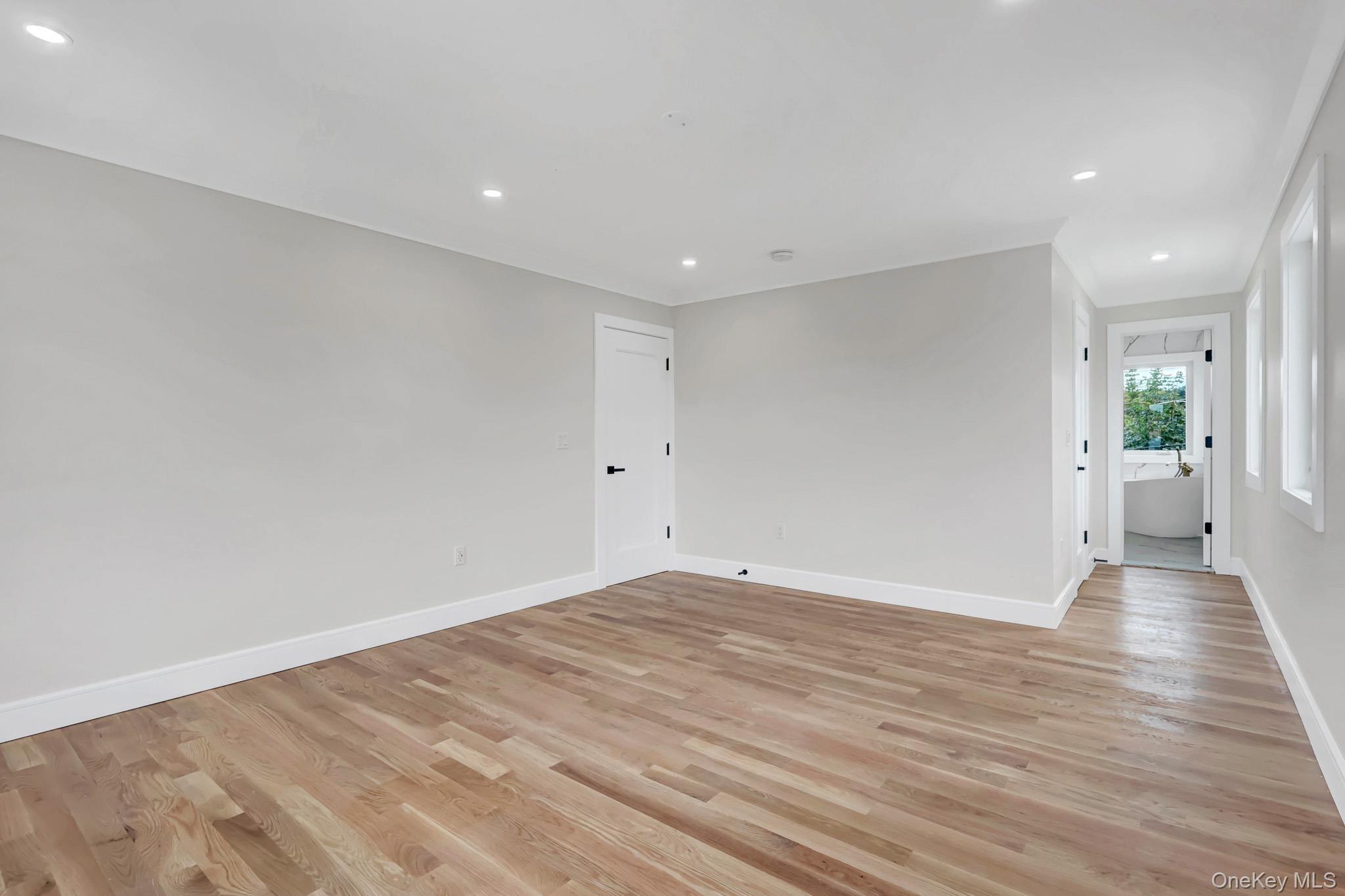Single Family E End Avenue Nassau County, NY 11801, MLS-1052273-28