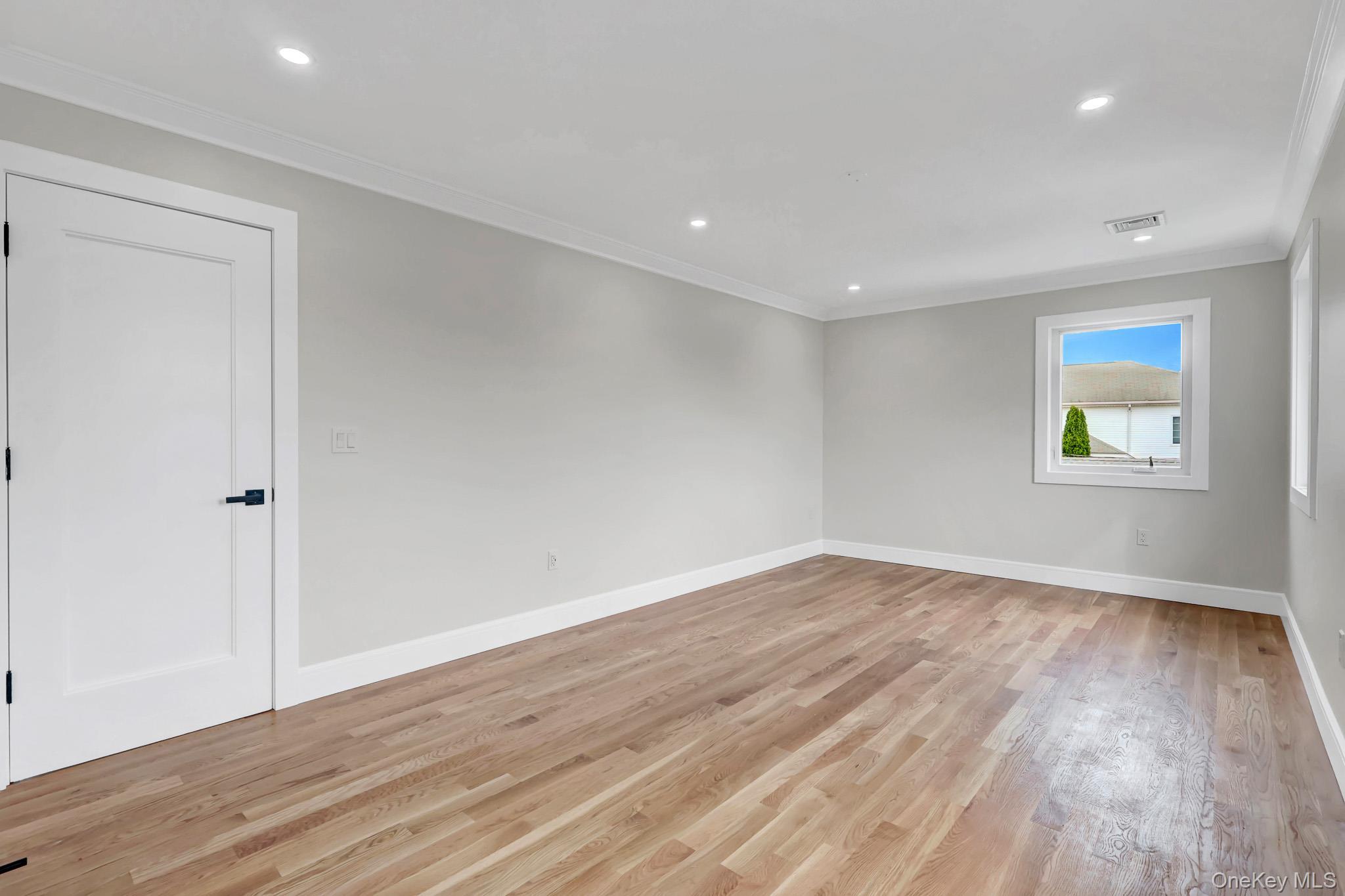 Single Family E End Avenue Nassau County, NY 11801, MLS-1052273-37