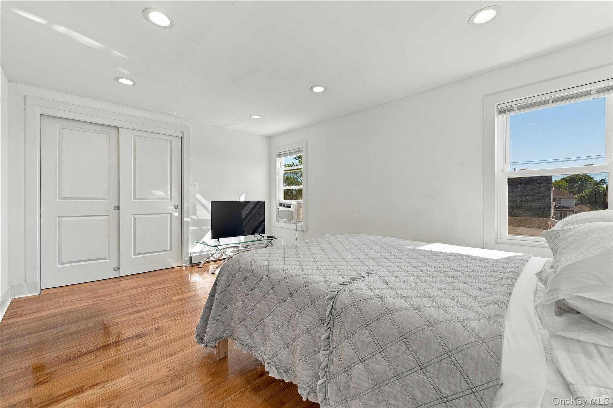 Single Family 130th Drive  Queens, NY 11413, MLS-1052274-13