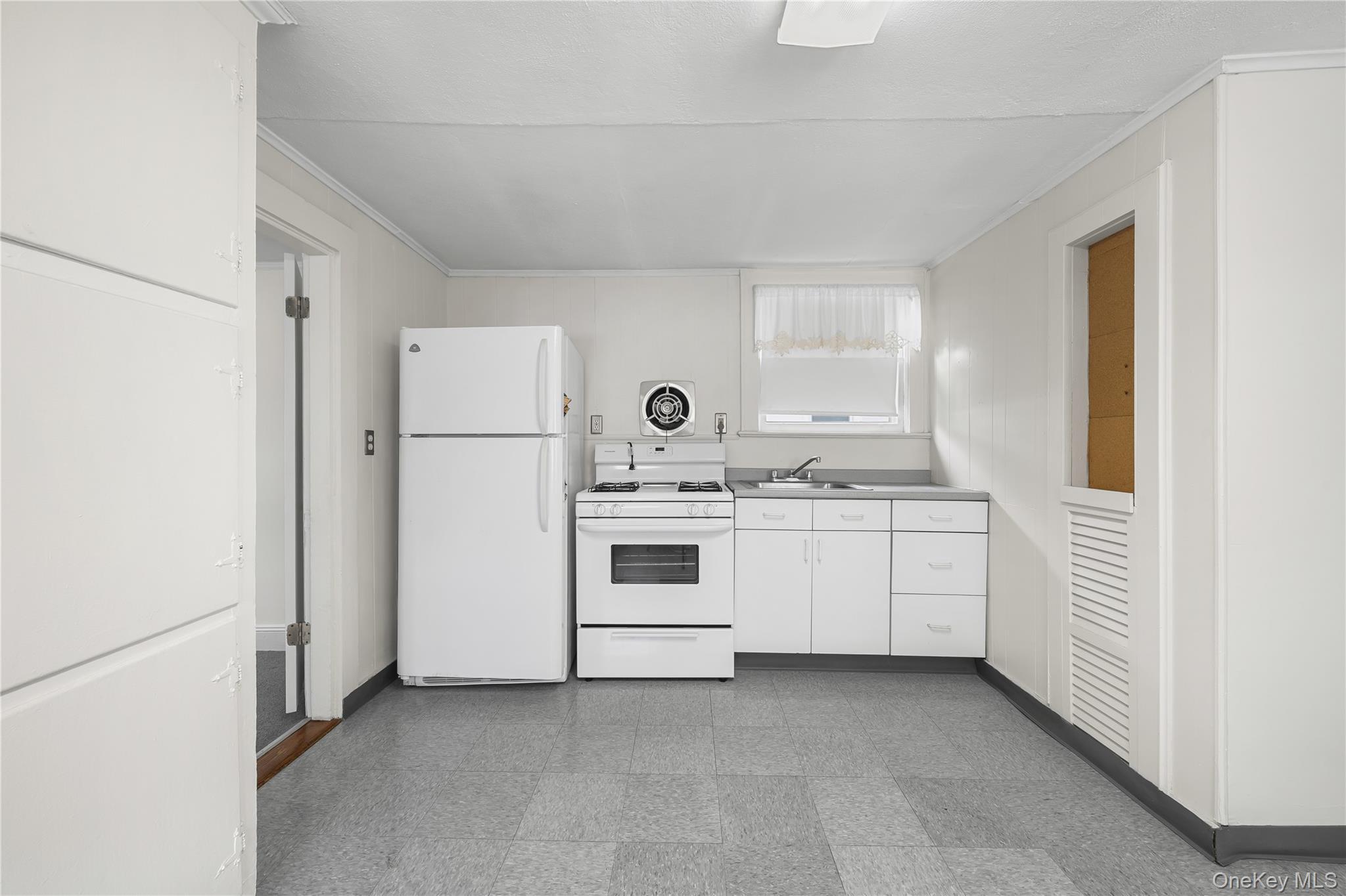 Single Family N Ocean Avenue Suffolk County, NY 11772, MLS-1052287-16