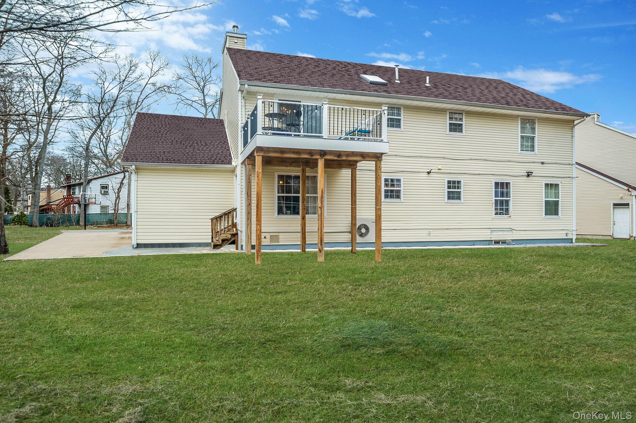 Single Family Denmark Court Suffolk County, NY 11743, MLS-1052291-31