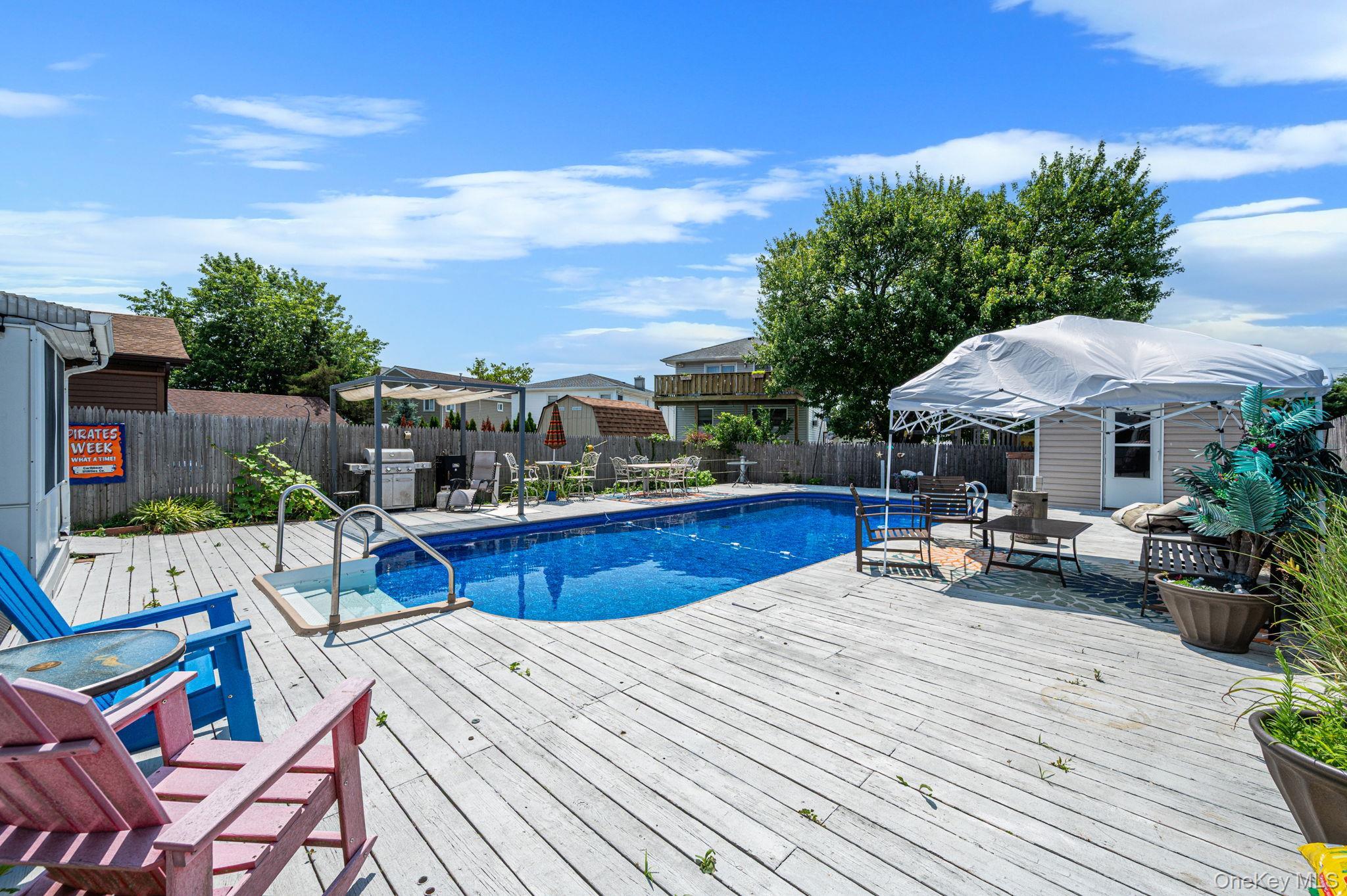 Single Family Yacht Club Road Suffolk County, NY 11702, MLS-1052342-36