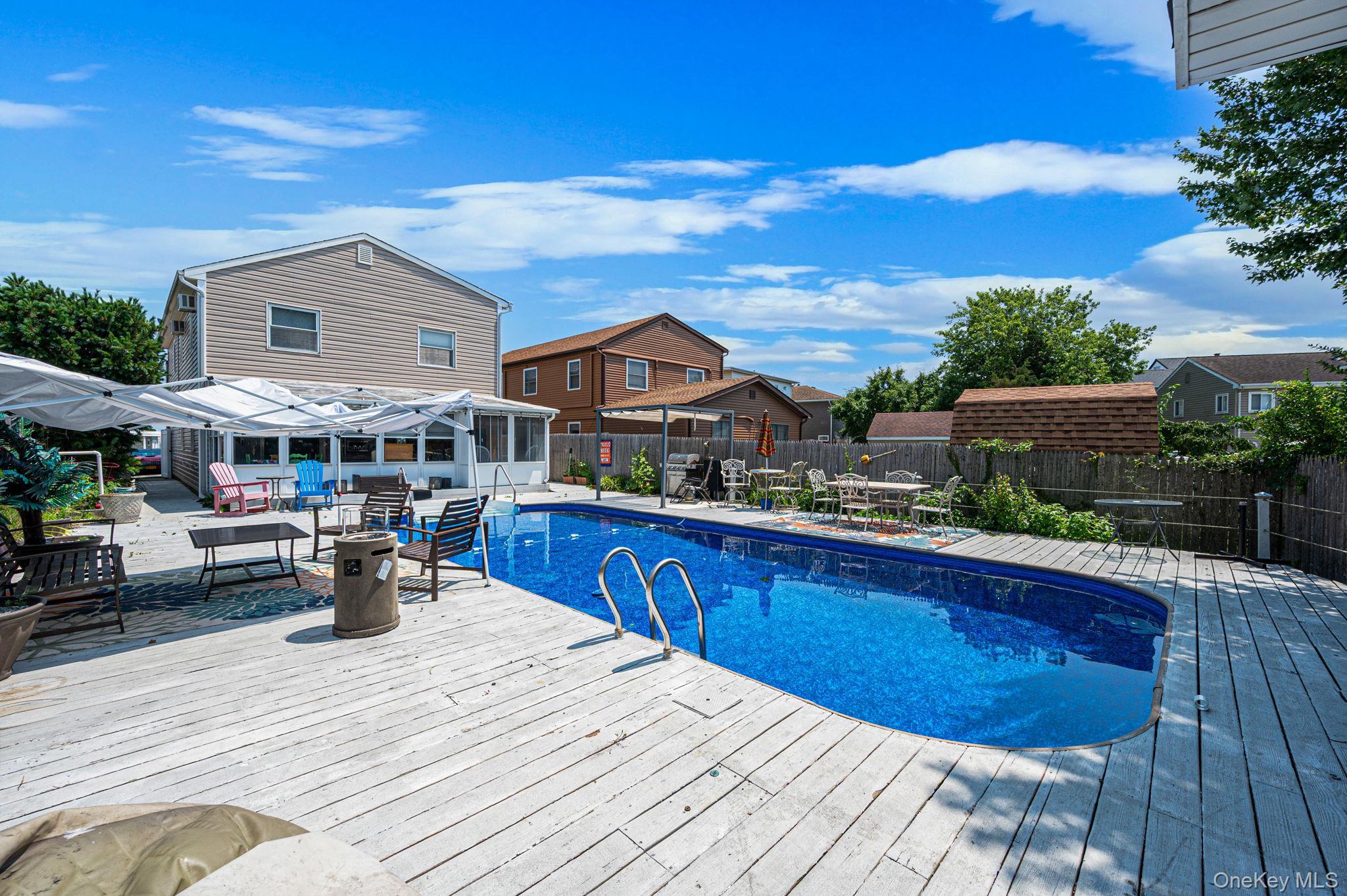 Single Family Yacht Club Road Suffolk County, NY 11702, MLS-1052342-37