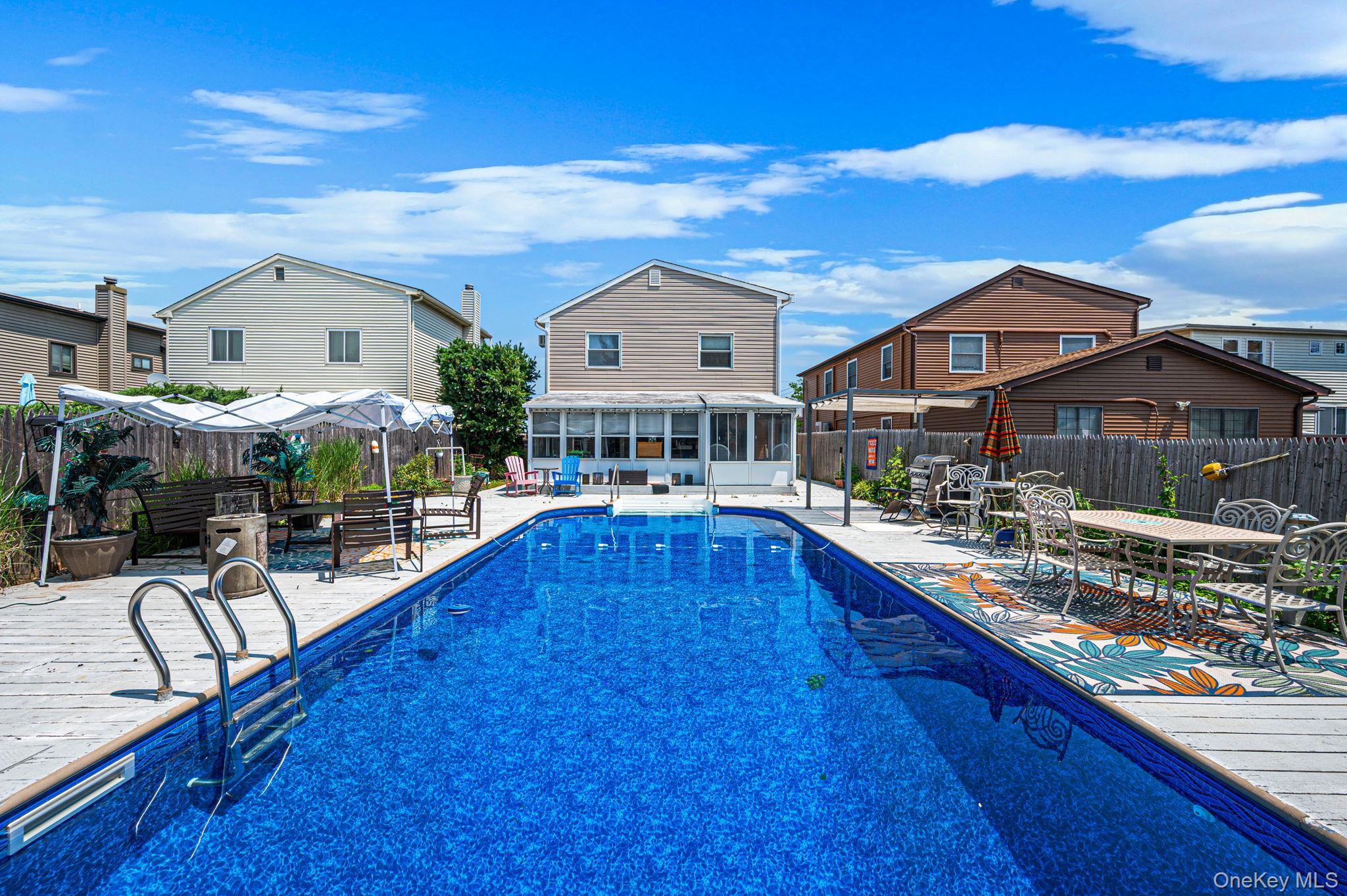Single Family Yacht Club Road Suffolk County, NY 11702, MLS-1052342-38