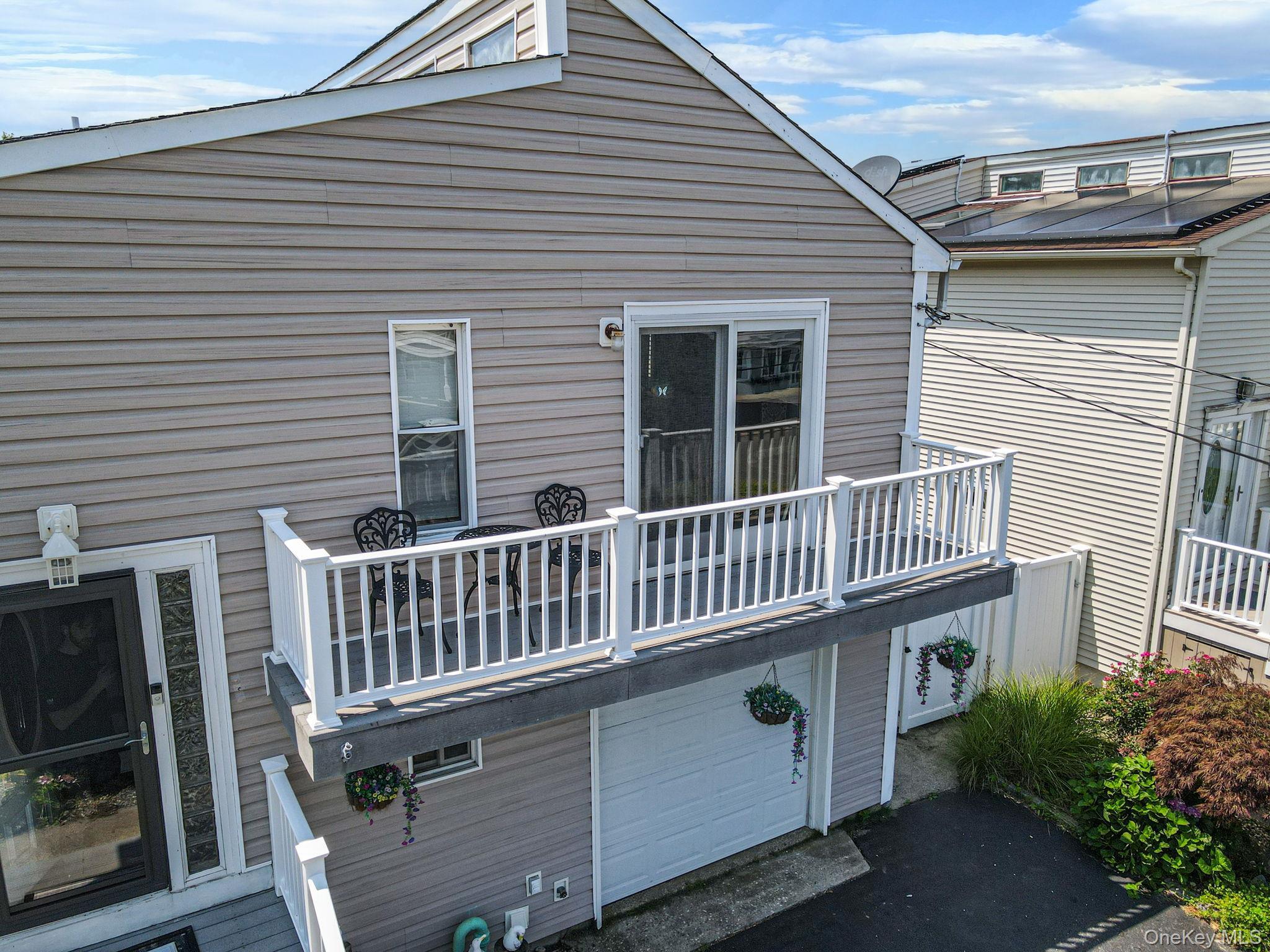 Single Family Yacht Club Road Suffolk County, NY 11702, MLS-1052342-39