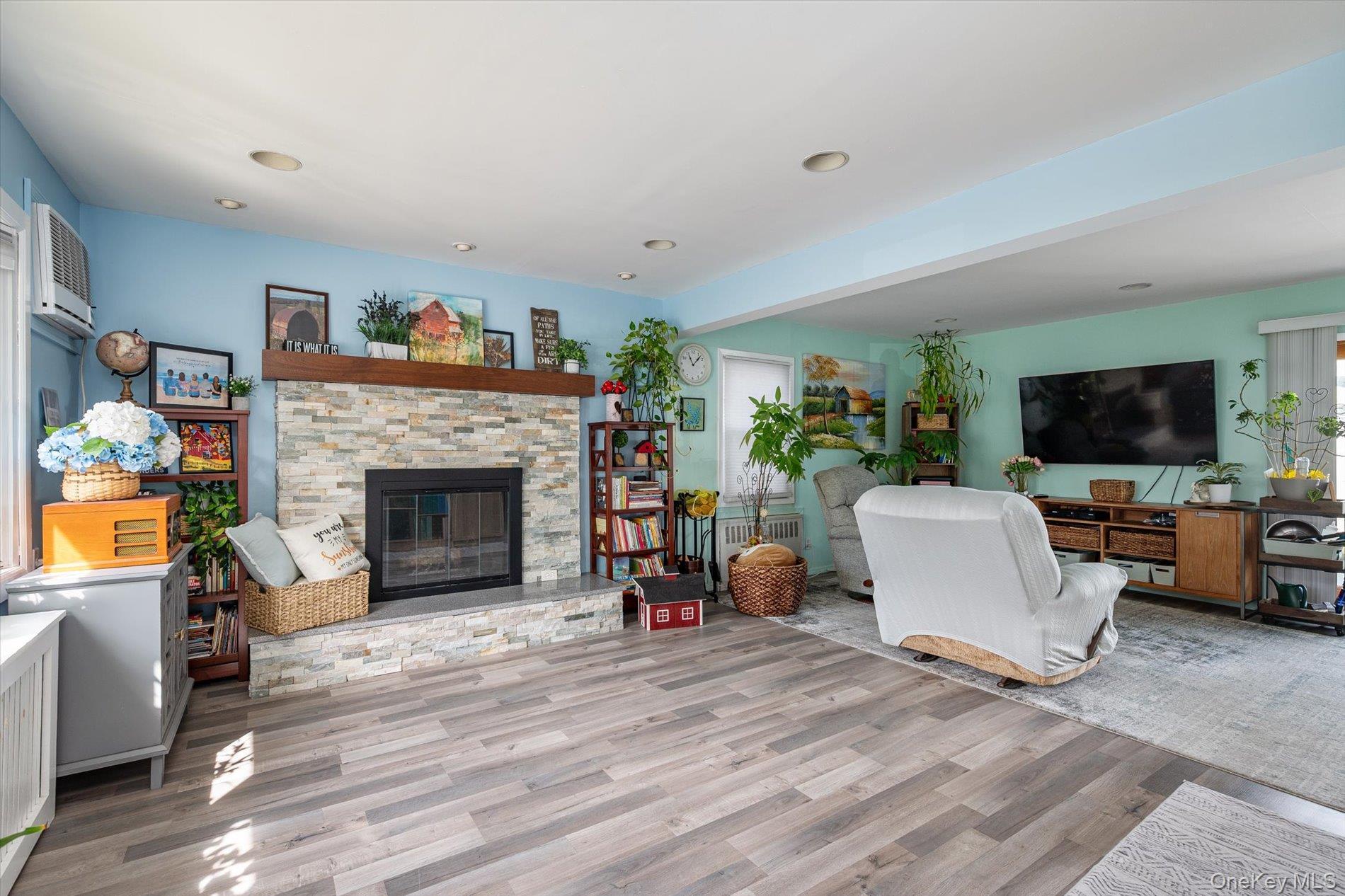 Single Family Ward Lane  Nassau County, NY 11793, MLS-1052346-4