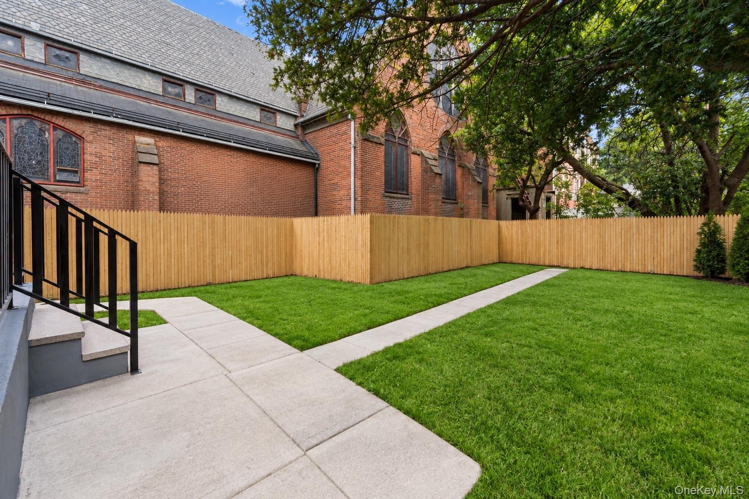 Single Family Arlington Avenue Brooklyn, NY 11207, MLS-1052348-16