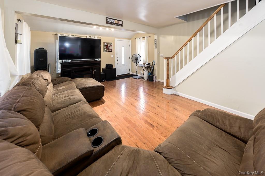 Single Family 215th Street  Queens, NY 11429, MLS-1052377-4
