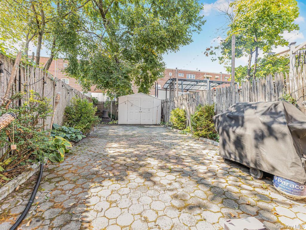 Single Family Kingsland Avenue Bronx, NY 10469, MLS-1052378-10