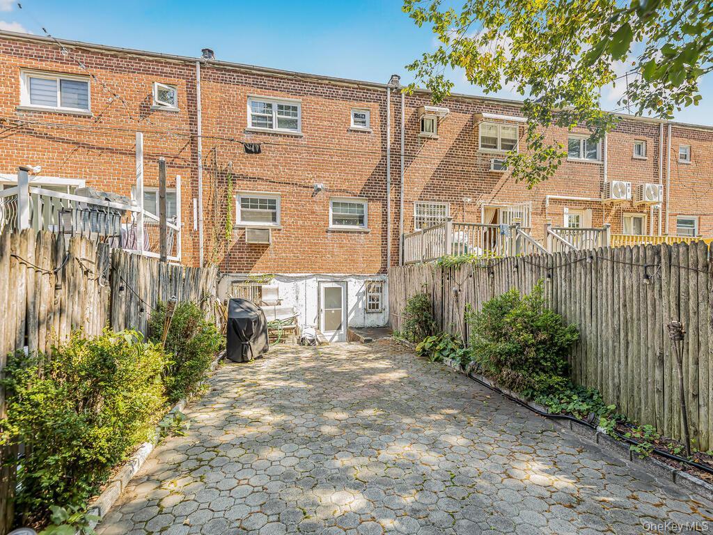 Single Family Kingsland Avenue Bronx, NY 10469, MLS-1052378-11