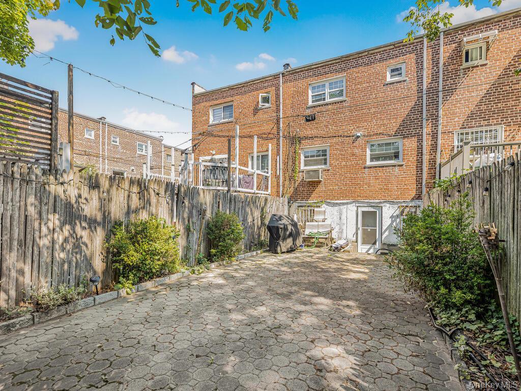 Single Family Kingsland Avenue Bronx, NY 10469, MLS-1052378-12