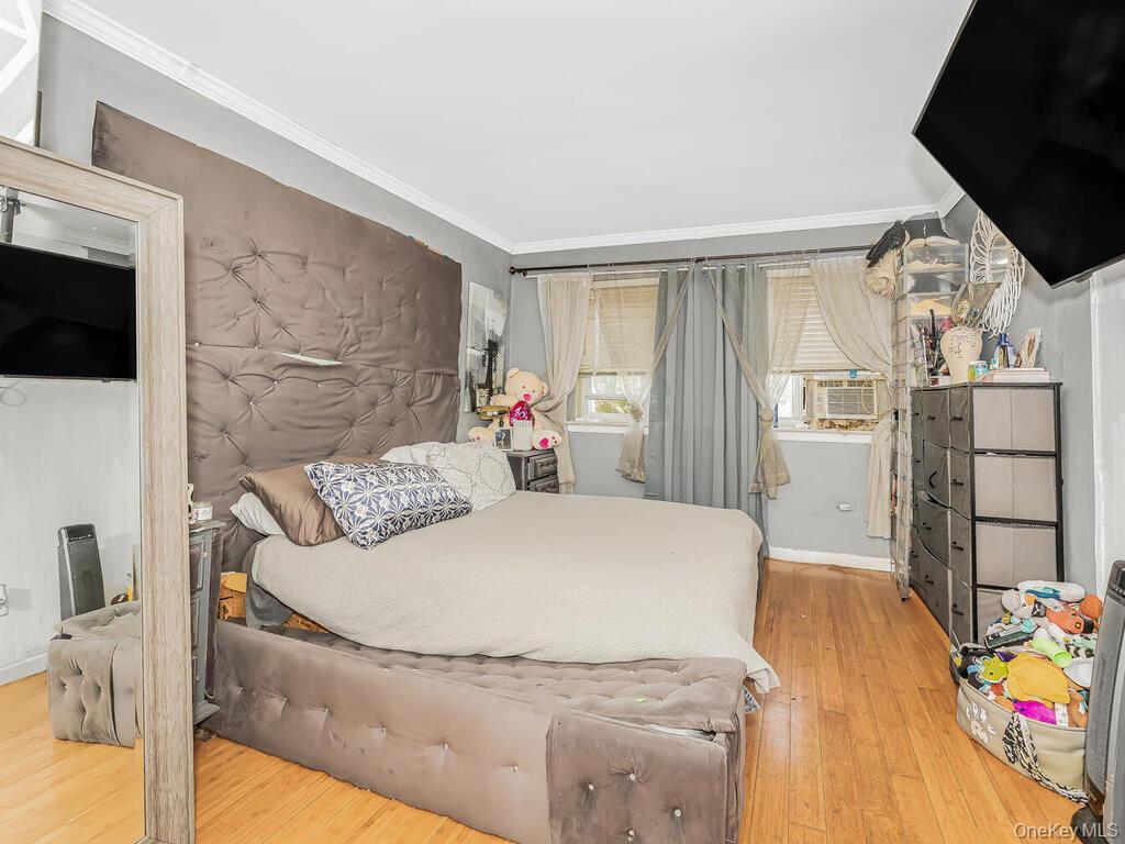 Single Family Kingsland Avenue Bronx, NY 10469, MLS-1052378-16