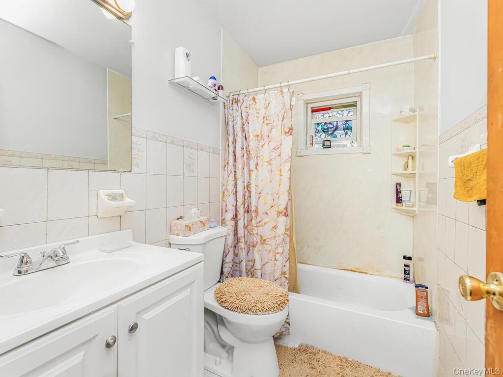 Single Family Kingsland Avenue Bronx, NY 10469, MLS-1052378-19