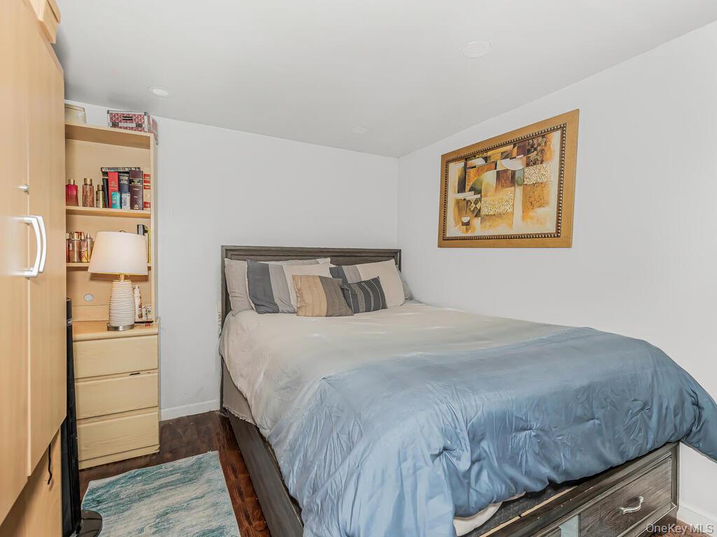Single Family Kingsland Avenue Bronx, NY 10469, MLS-1052378-3