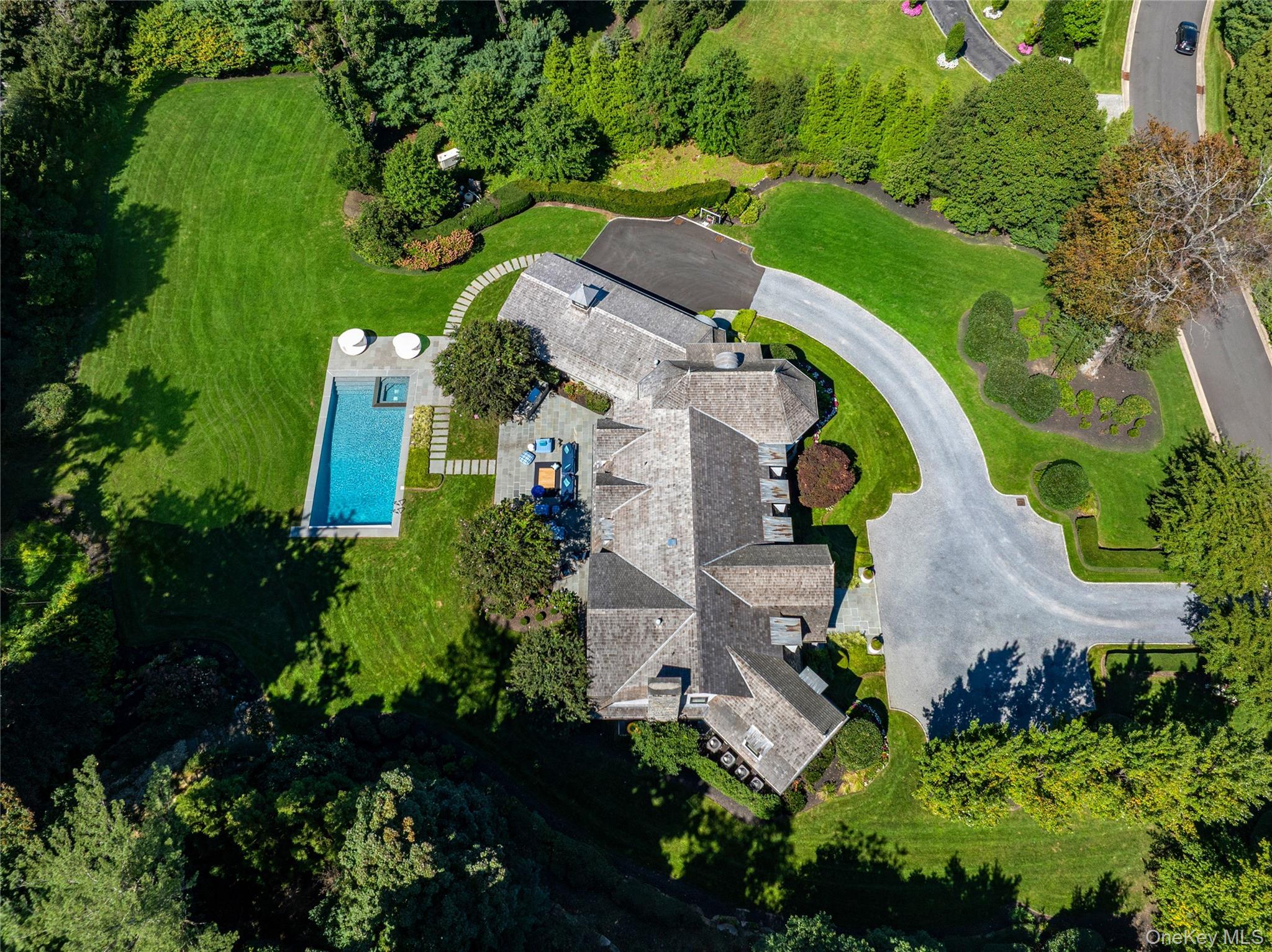 Single Family Hidden Pond Drive  Nassau County, NY 11568, MLS-1052387-38