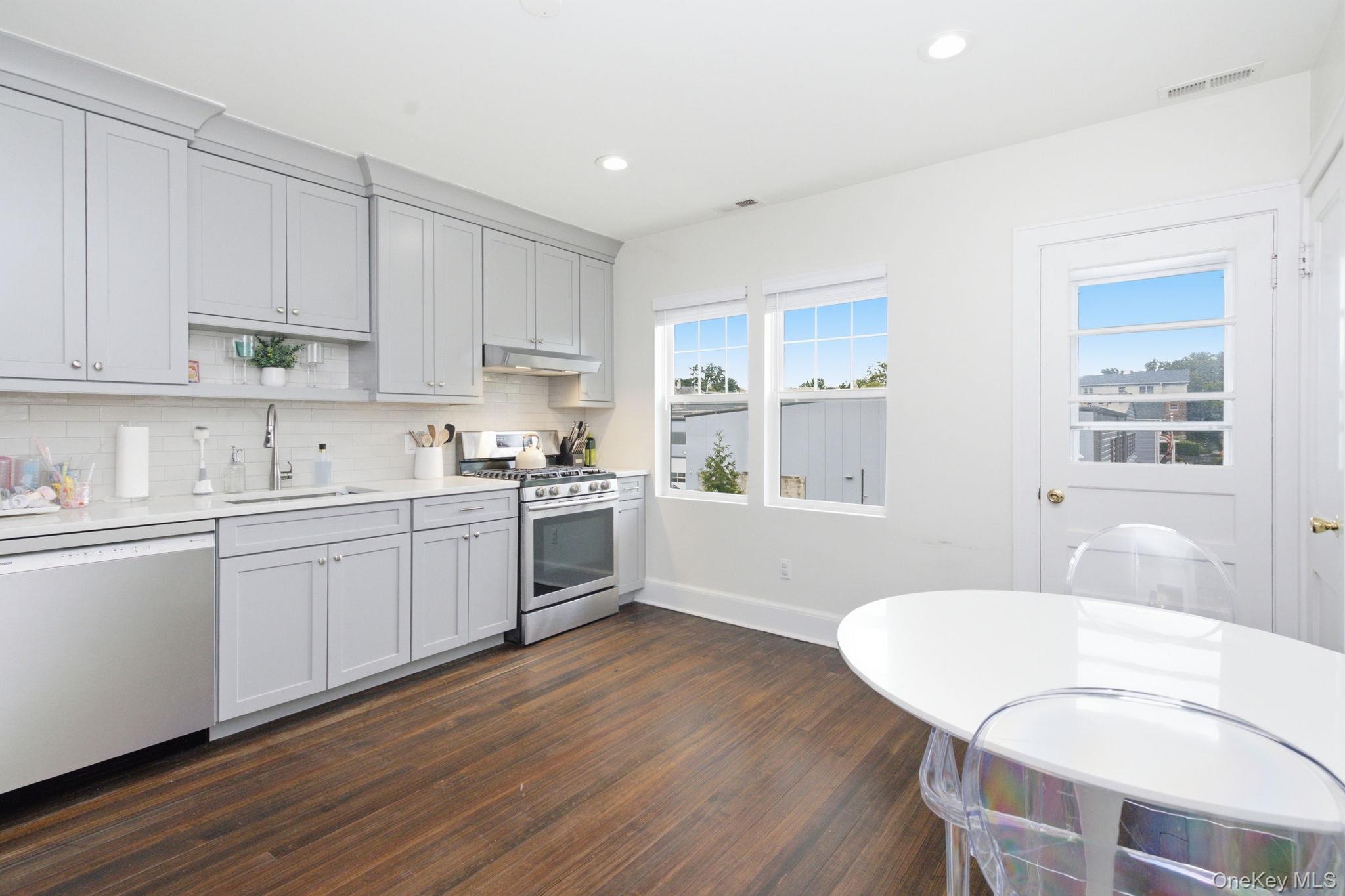 Single Family S Ridge Street Westchester County, NY 10573, MLS-1052431-4