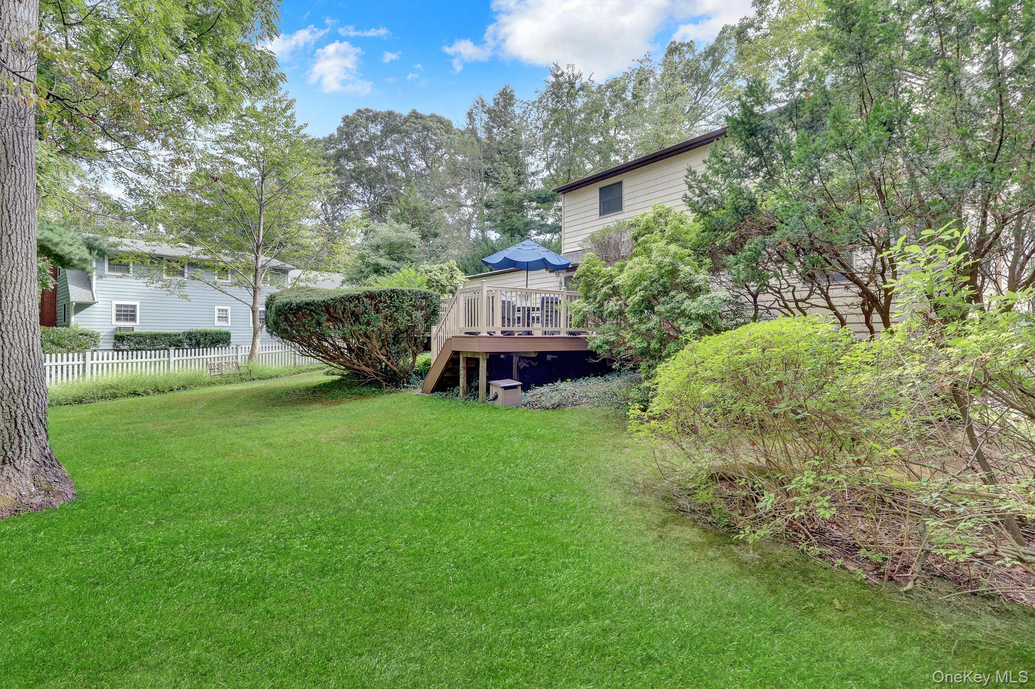 Single Family Huyler Court  Suffolk County, NY 11733, MLS-1052448-28
