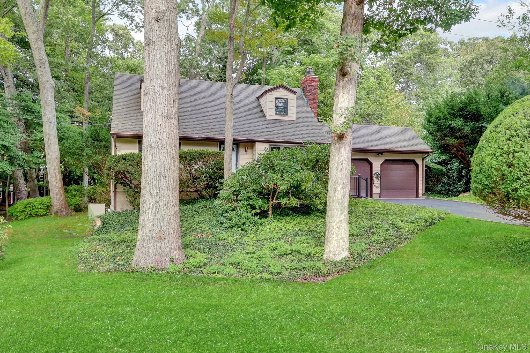 Single Family Huyler Court  Suffolk County, NY 11733, MLS-1052448-31