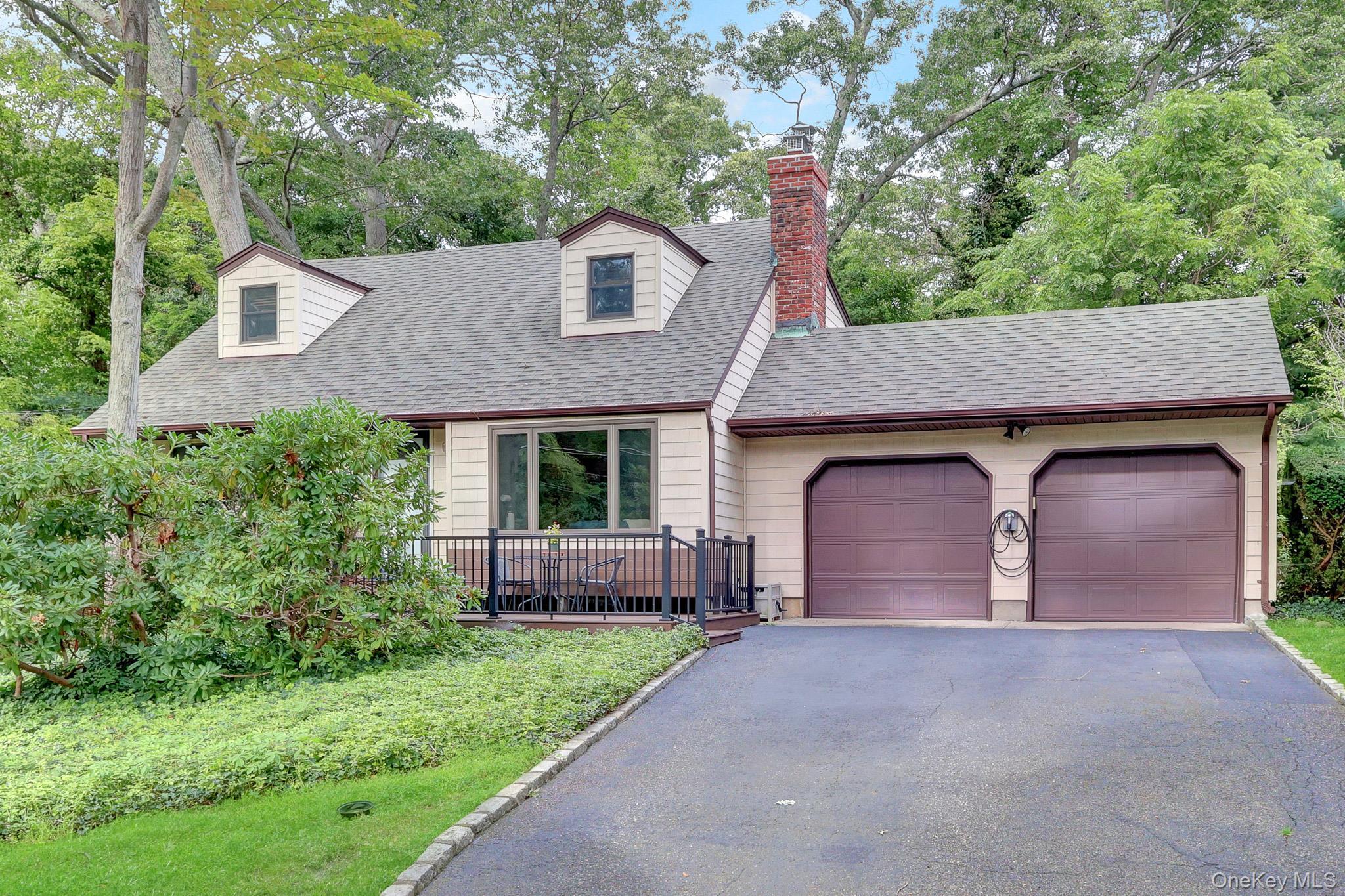 Single Family Huyler Court  Suffolk County, NY 11733, MLS-1052448-32