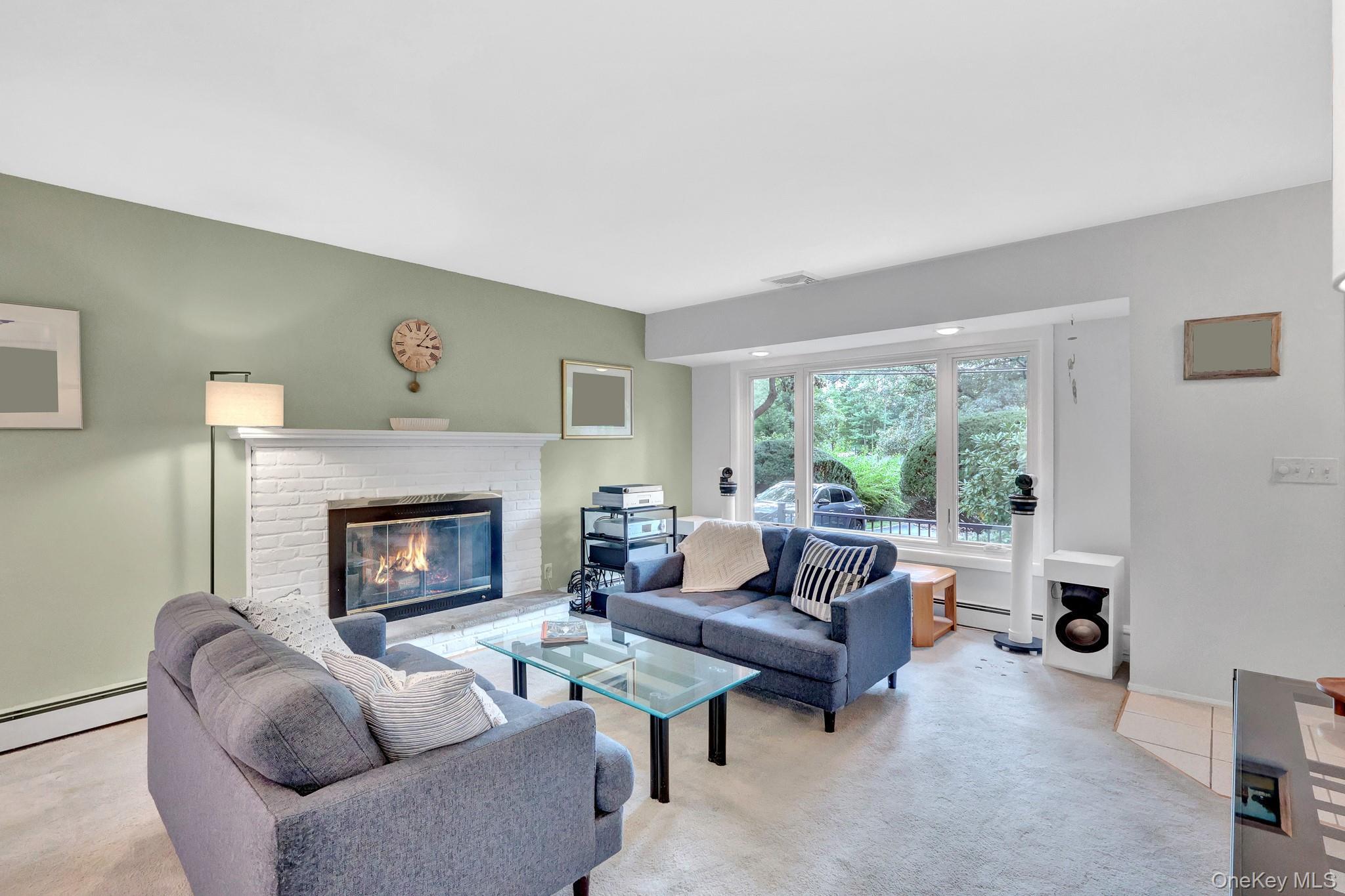 Single Family Huyler Court  Suffolk County, NY 11733, MLS-1052448-7