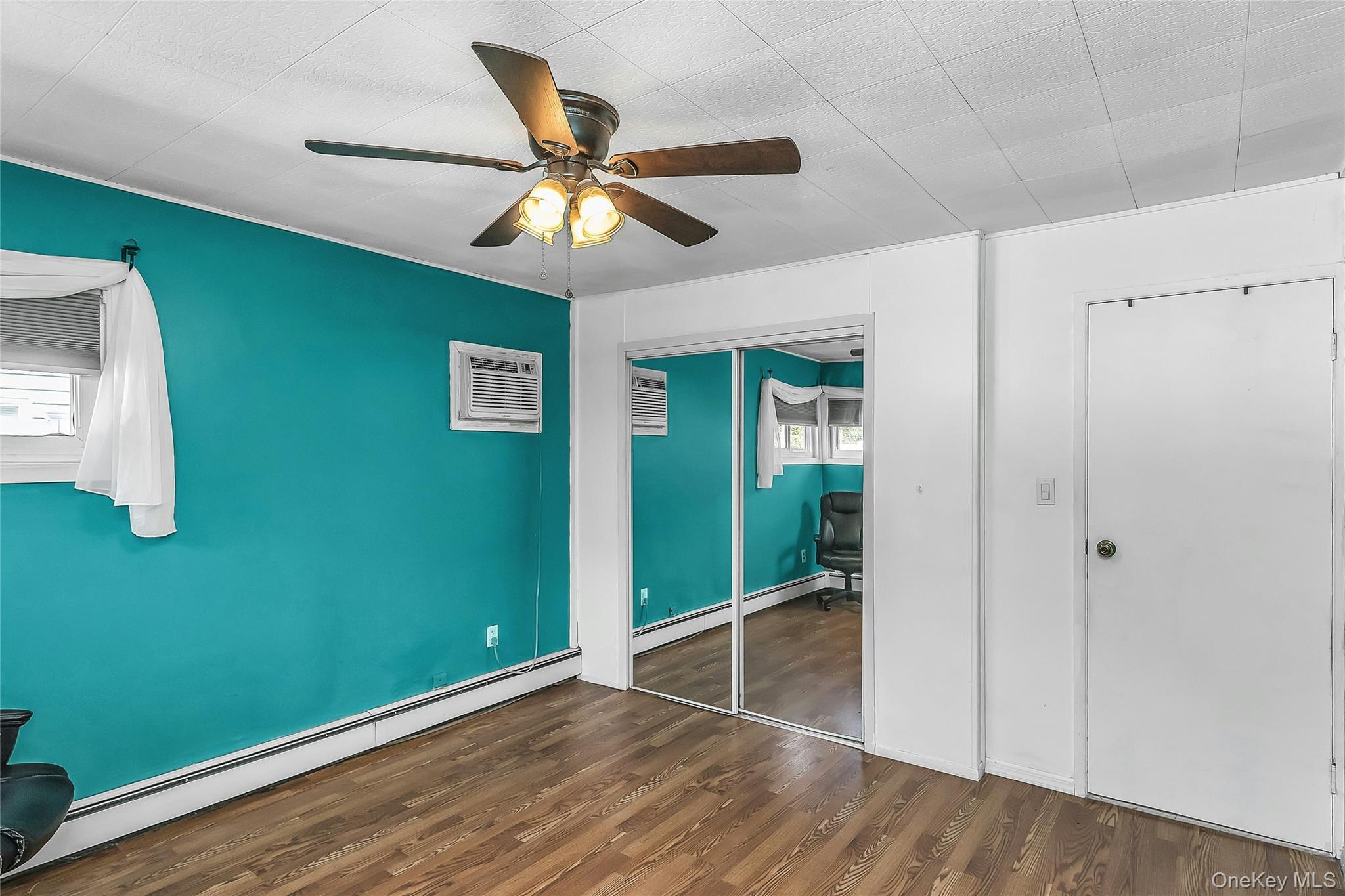 Single Family Cable Lane Nassau County, NY 11801, MLS-1052449-14