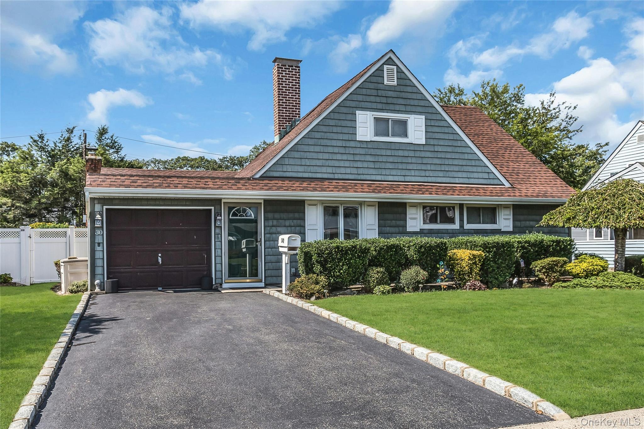 Single Family Cable Lane Nassau County, NY 11801, MLS-1052449-2