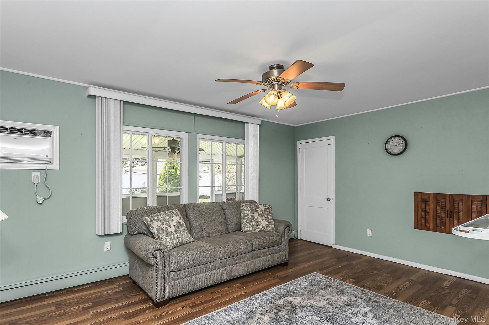 Single Family Cable Lane Nassau County, NY 11801, MLS-1052449-7