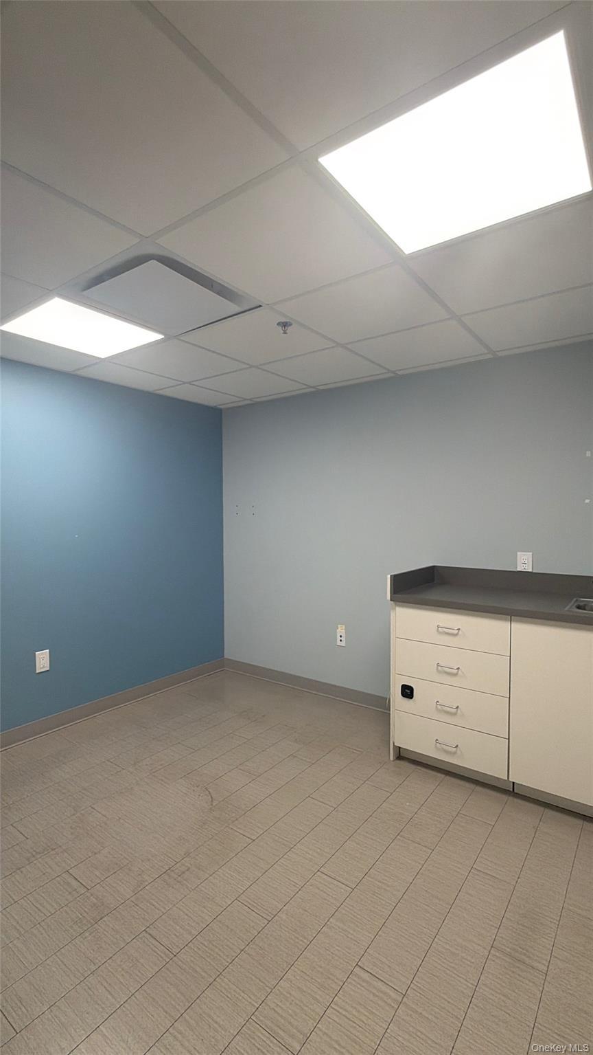 Commercial Lease Horace Harding Expressway Queens, NY 11365, MLS-1052451-10
