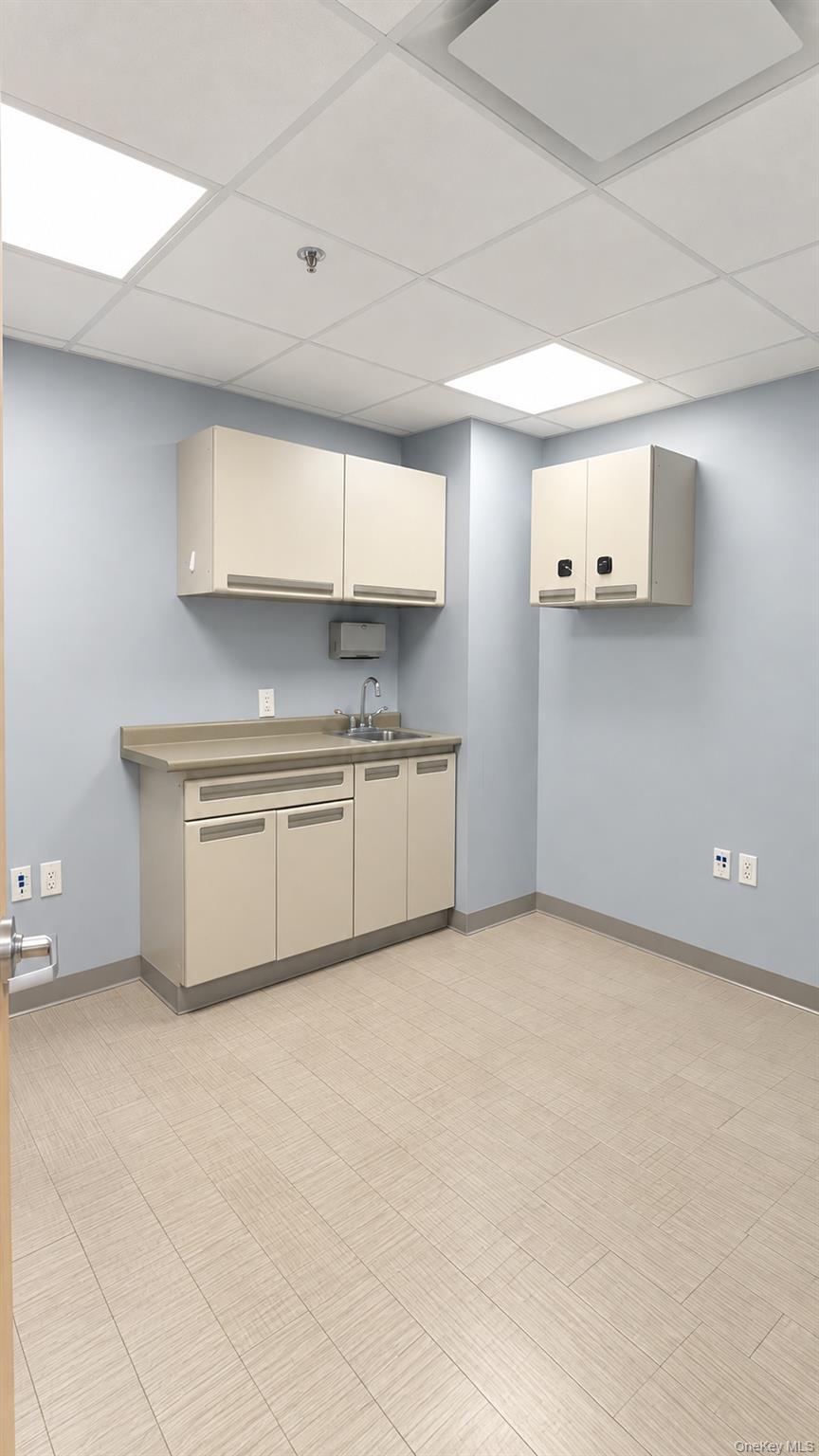 Commercial Lease Horace Harding Expressway Queens, NY 11365, MLS-1052451-3