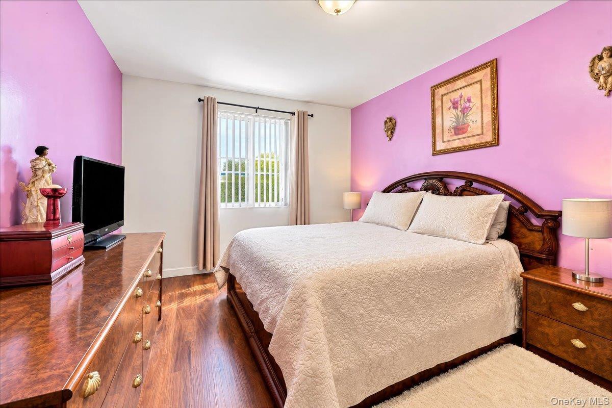 Single Family Edwards Avenue Bronx, NY 10461, MLS-1052460-13