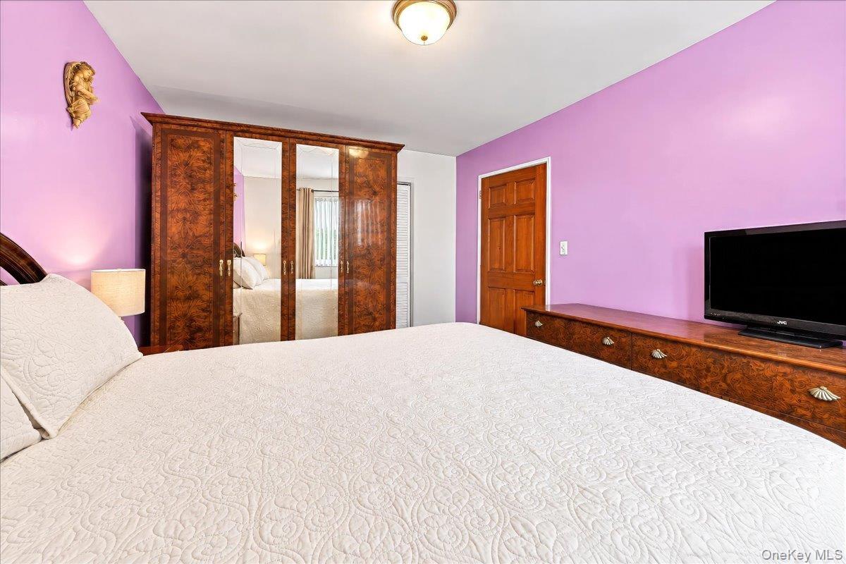 Single Family Edwards Avenue Bronx, NY 10461, MLS-1052460-14