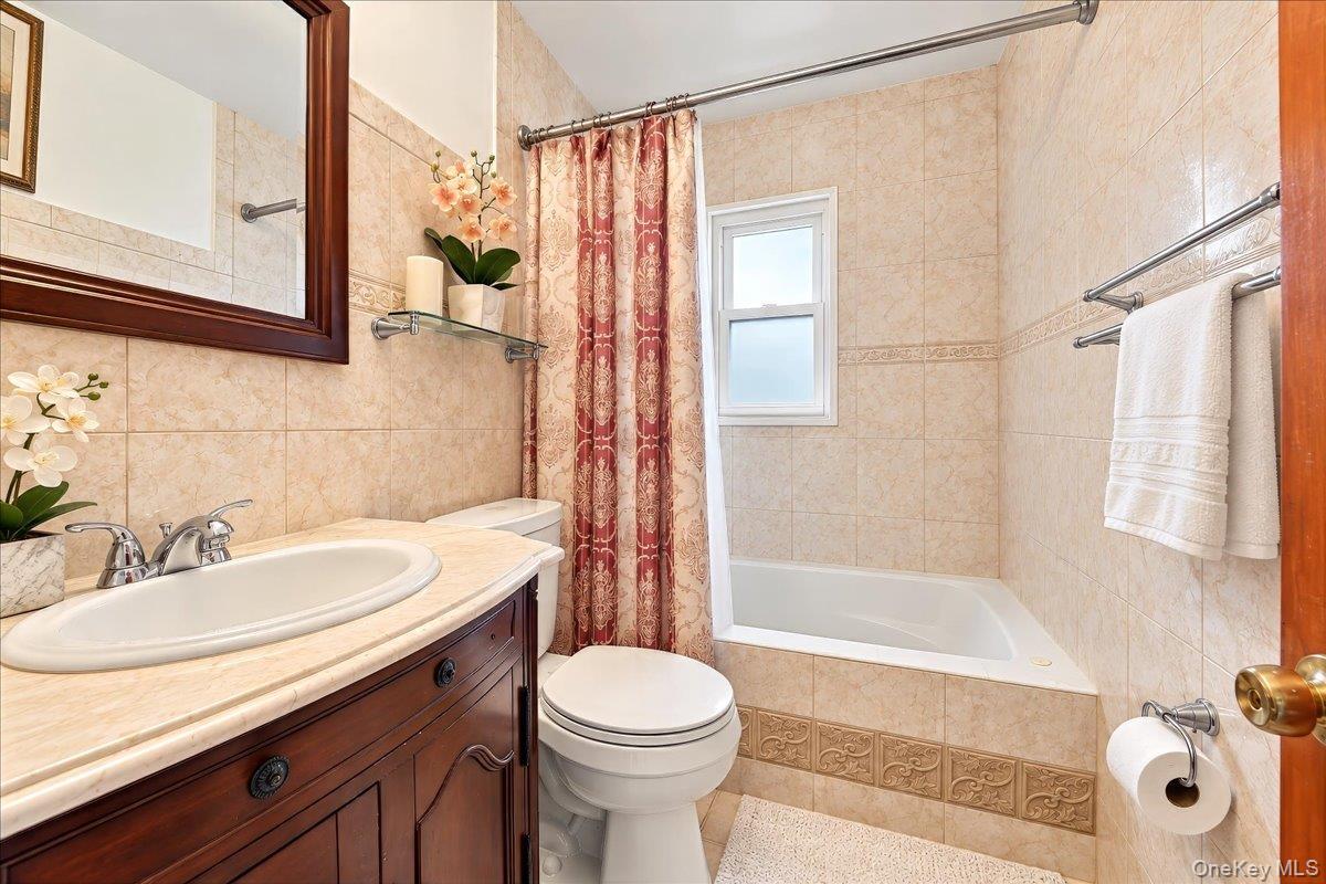 Single Family Edwards Avenue Bronx, NY 10461, MLS-1052460-16